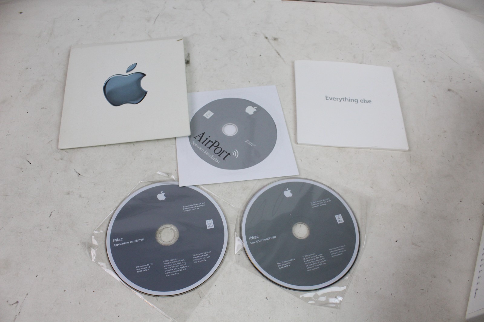 Apple Macbook Late 2008 A1278 DVD OS X 10.5.6 LEOPARD install disc
