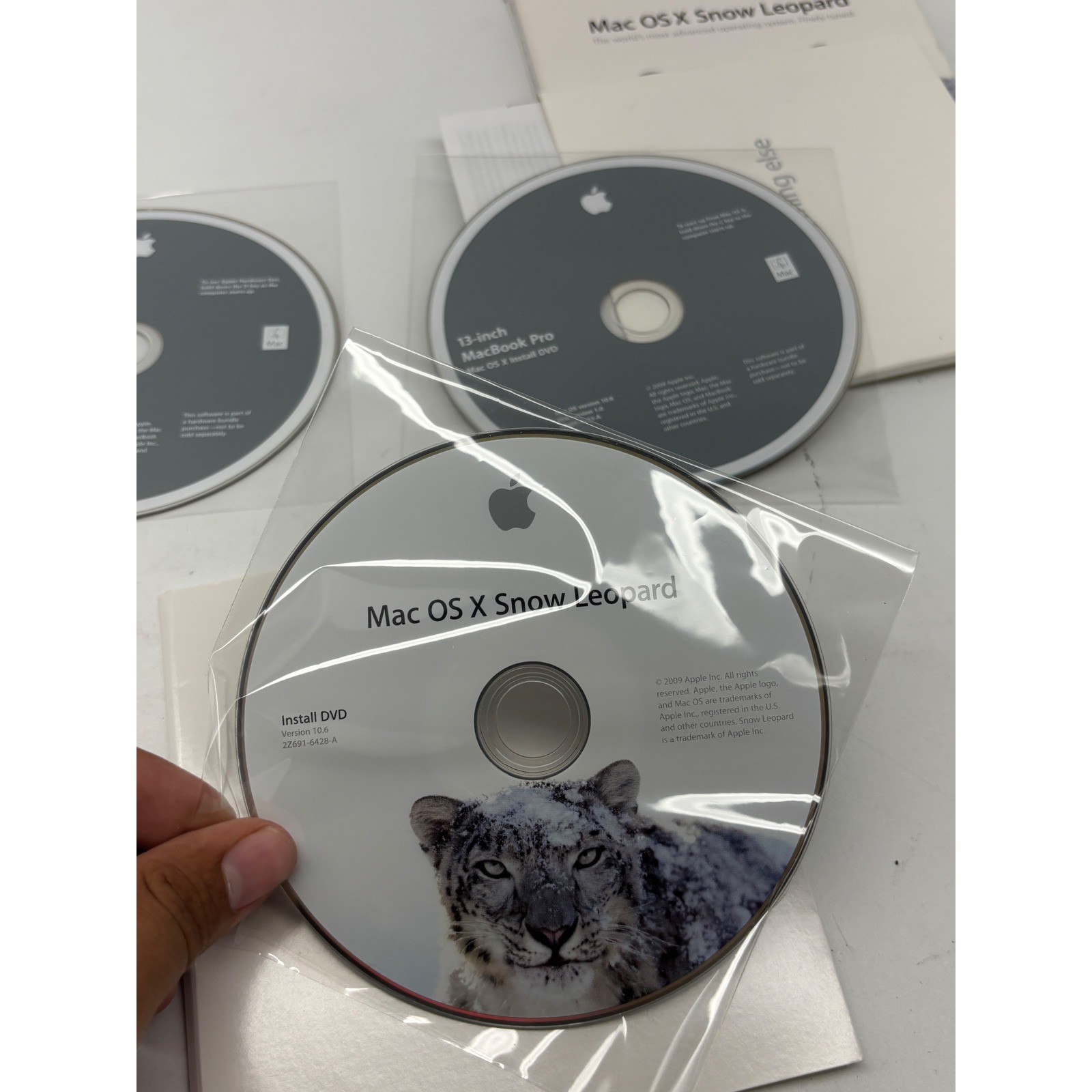Apple Mac OS X Snow Leopard 10.6 Install DVD 13-inch MacBook Pro Disc Set