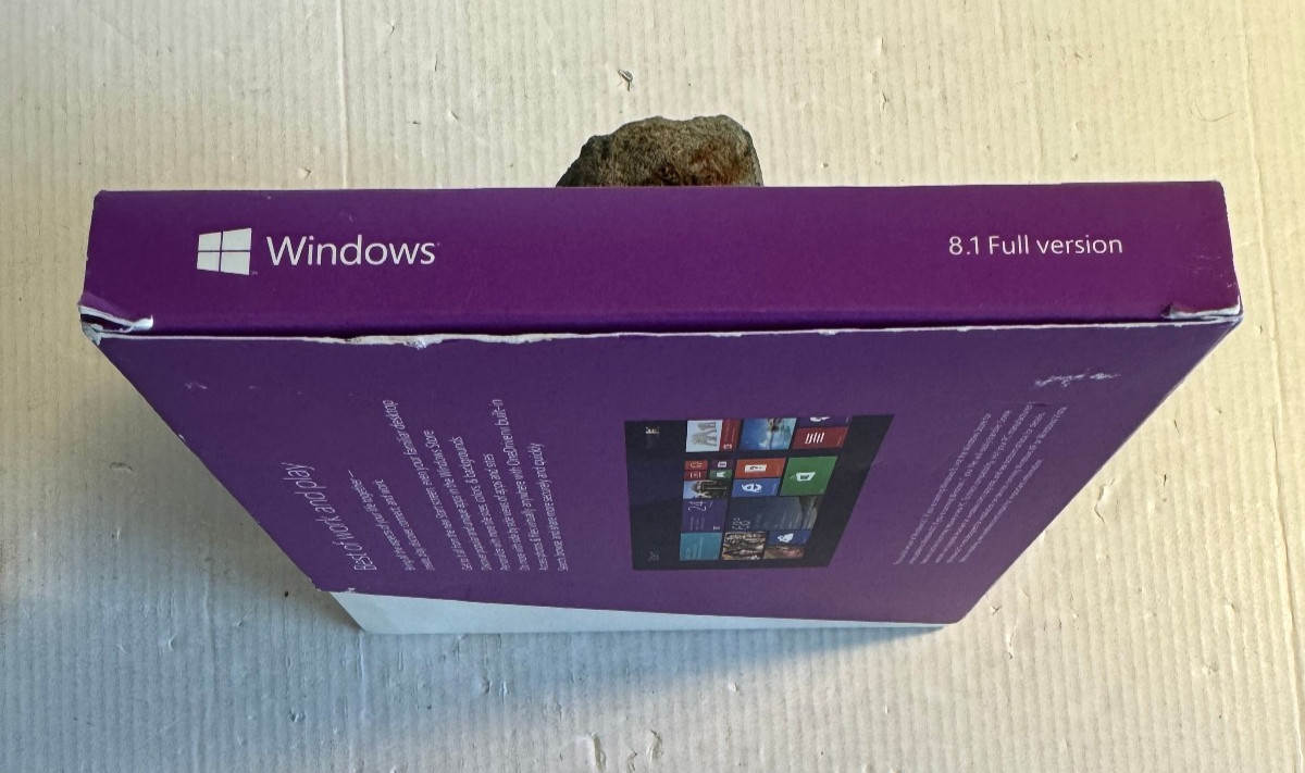 Microsoft Windows 8.1 Full Version Update Product Key 32 & 64 Bit DVDs Very Good