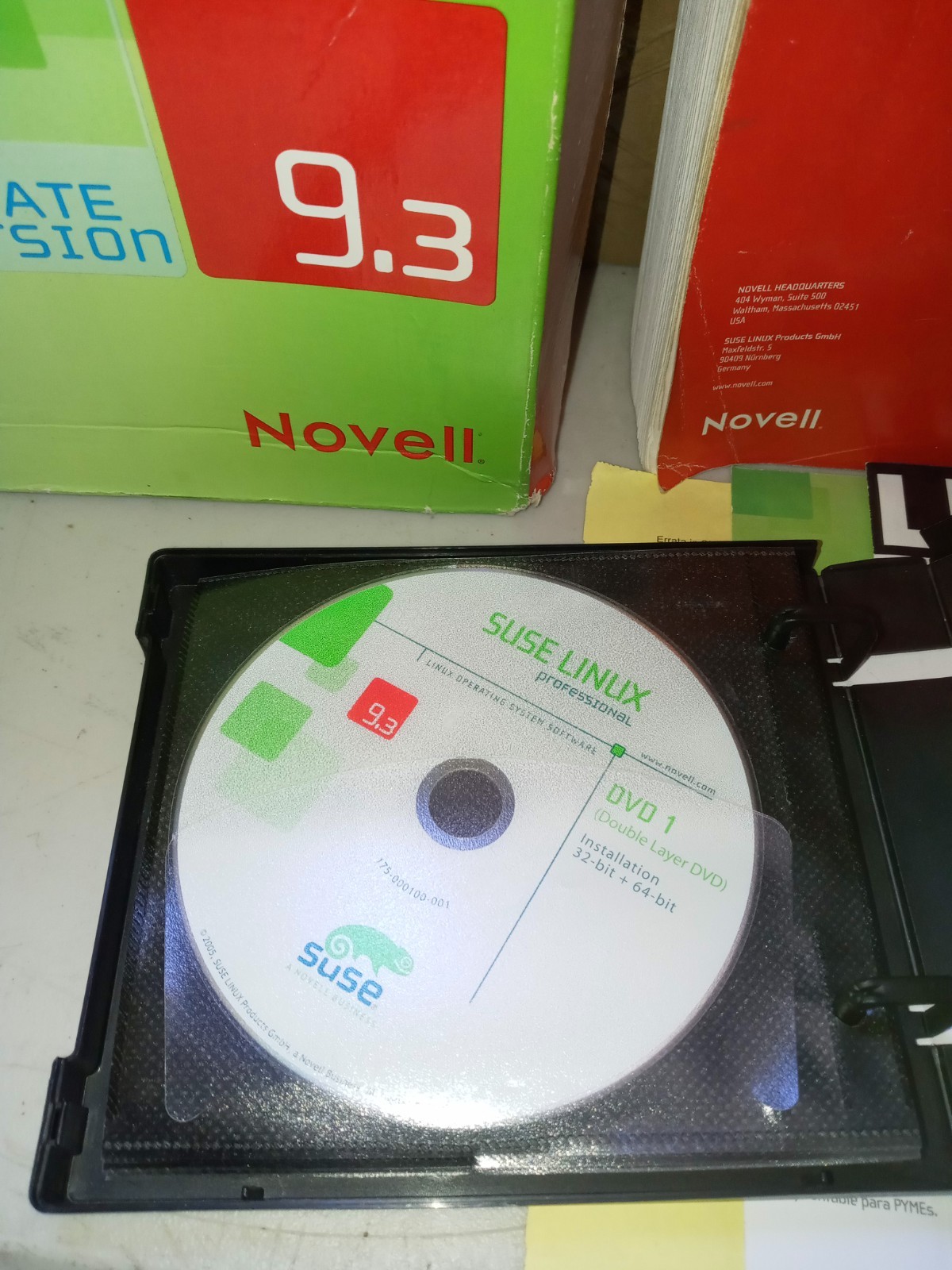 SUSE LINUX Professional 9.3 Includes 7 CD’s, Guide Etc. Big Box Novell