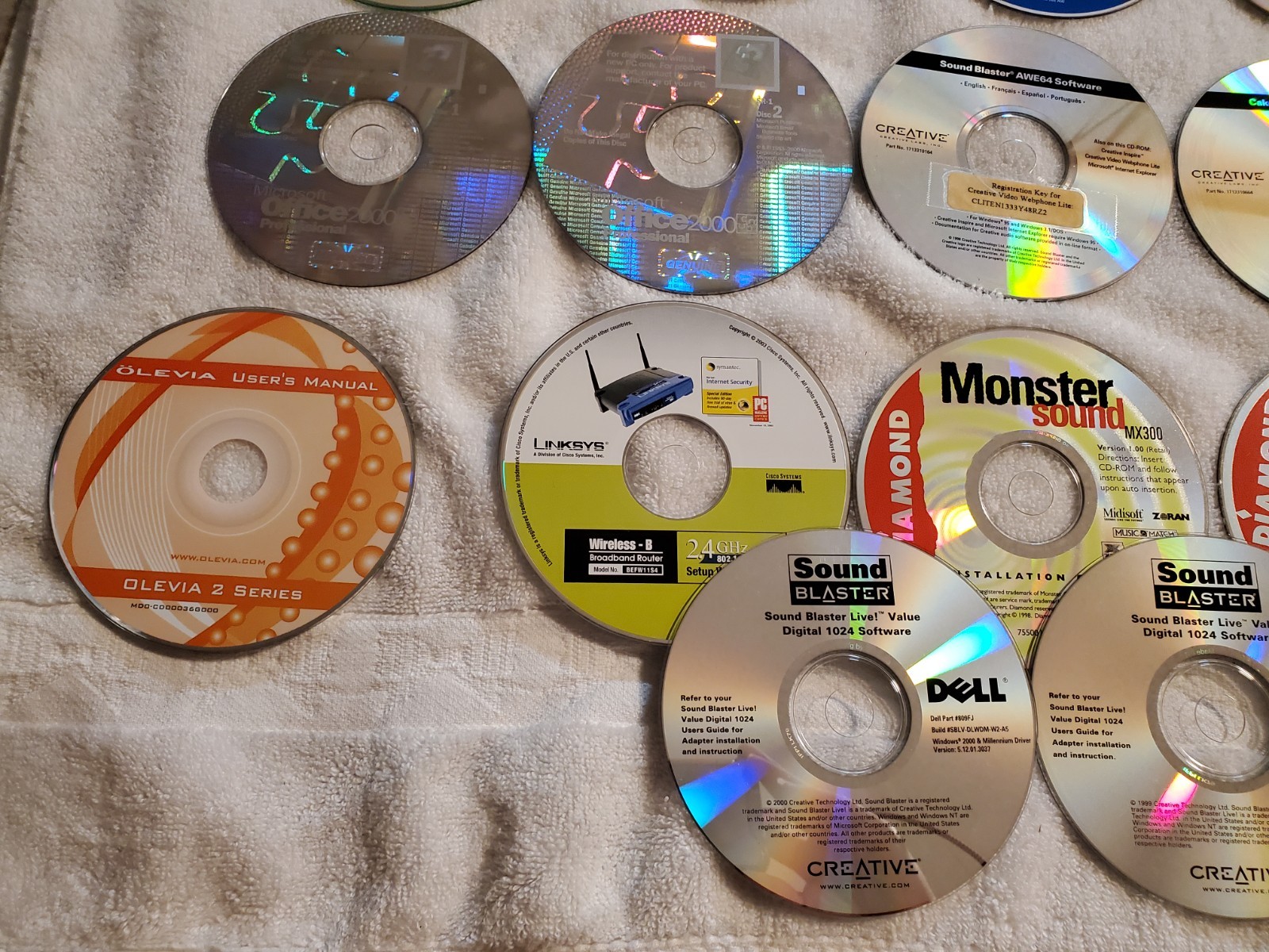Lot Of 22 Computer OS Installation & Repair CDs Dell, Microsoft, Linksys, HP