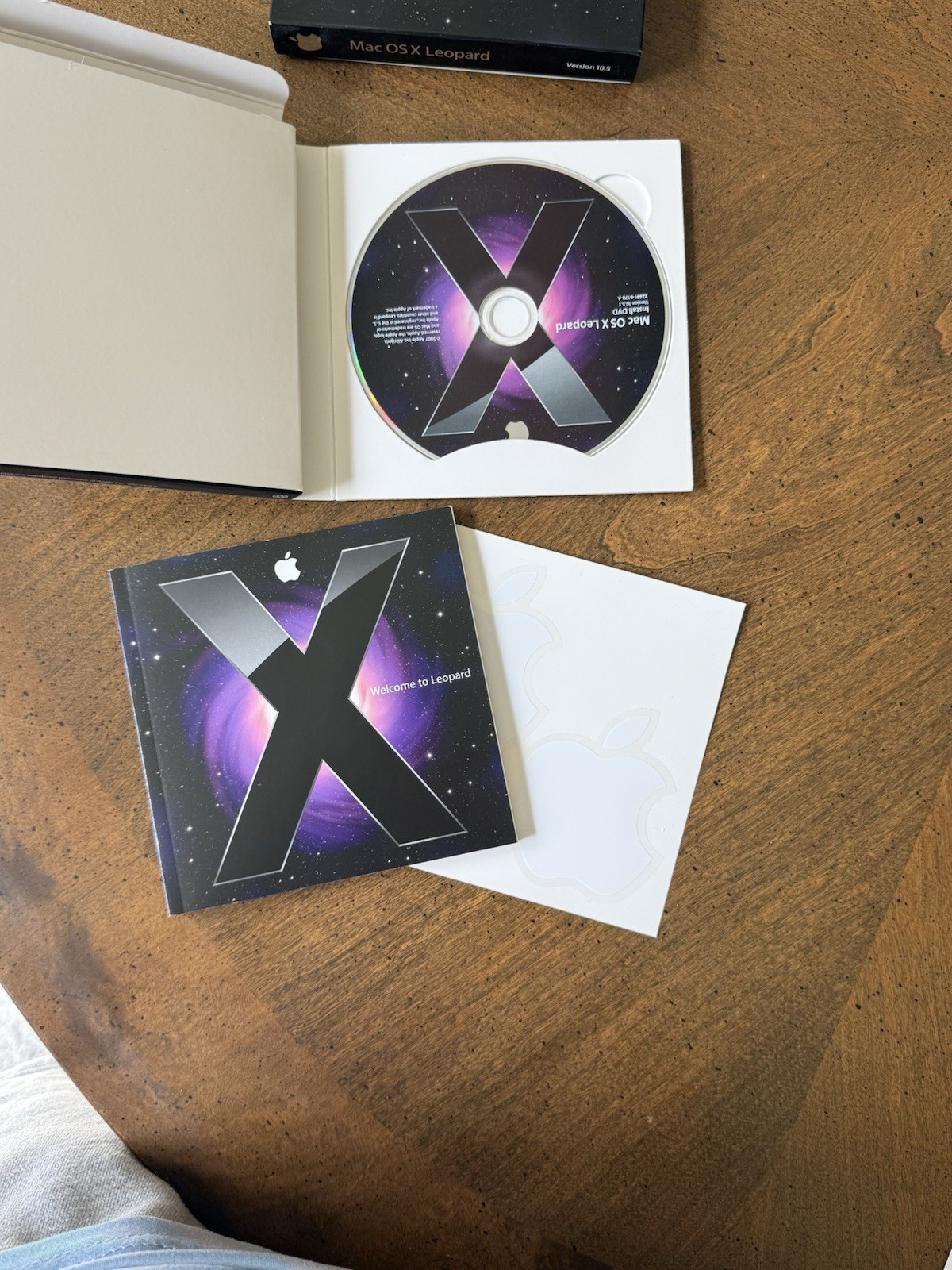 Apple Mac OS X v10.5 Leopard (Retail (License + Media)) (1 User/s) – Full…