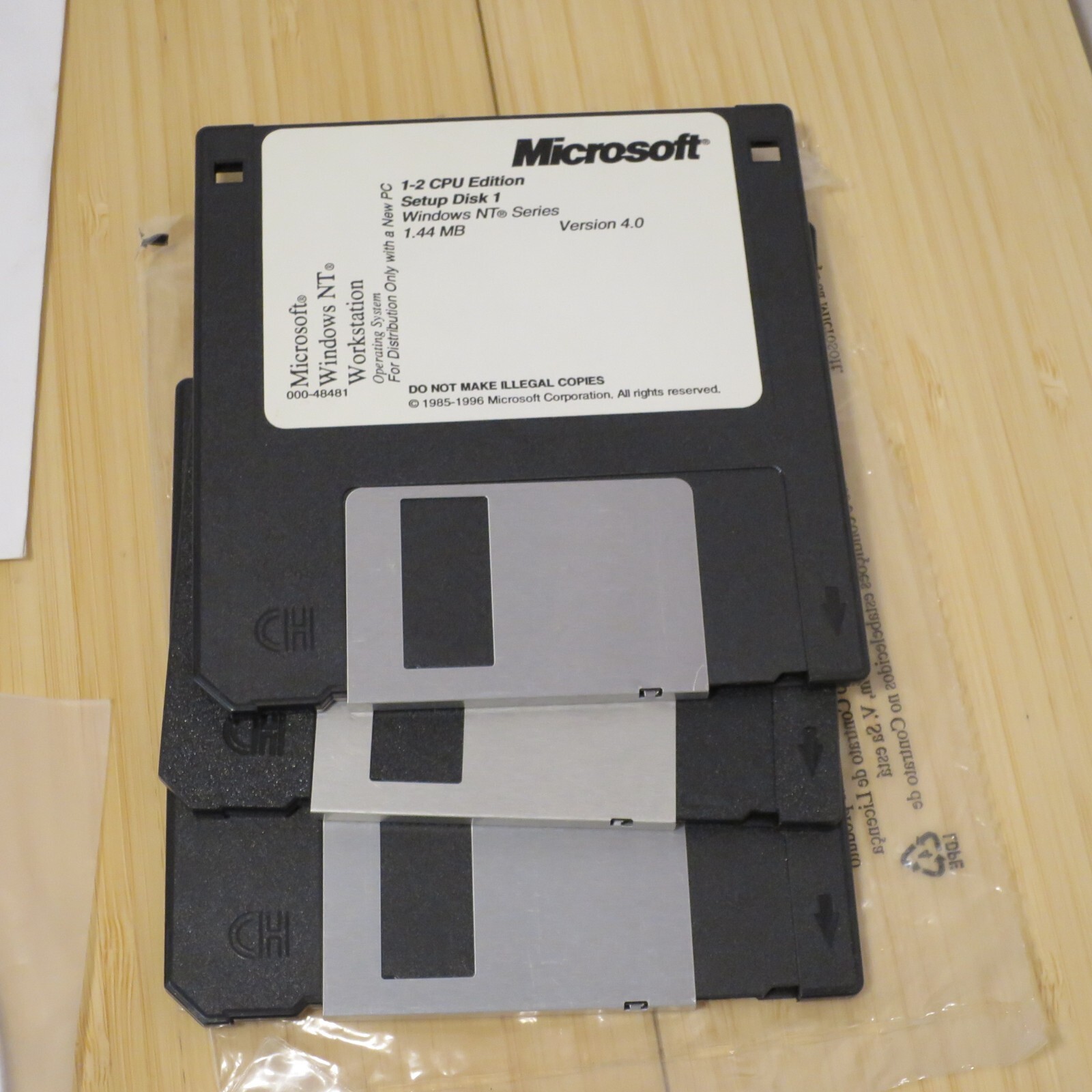 Microsoft Windows NT Workstation 4.0 SP3 CD-ROM, 3.5 disks, Manual & COA 06
