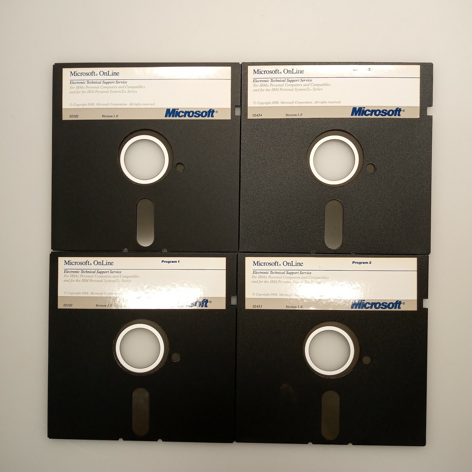 MICROSOFT ONLINE V1.0 MS-DOS COMPLETE 5.25″ FLOPPY 4 DISK SET VTG RARE ONLY ONE!