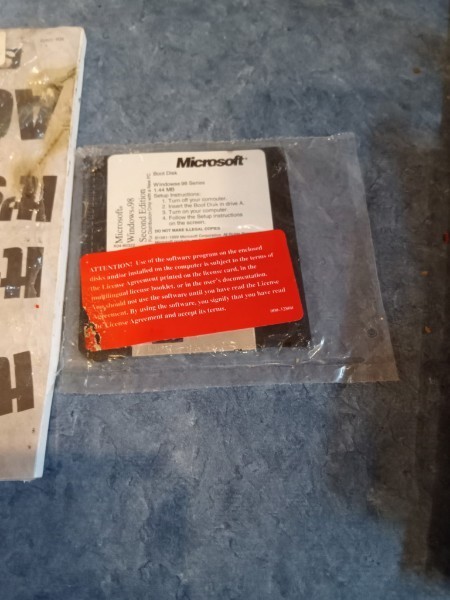 Microsoft Windows 98 Second Edition w/Floppy Boot Disk + BOOK, NO CD