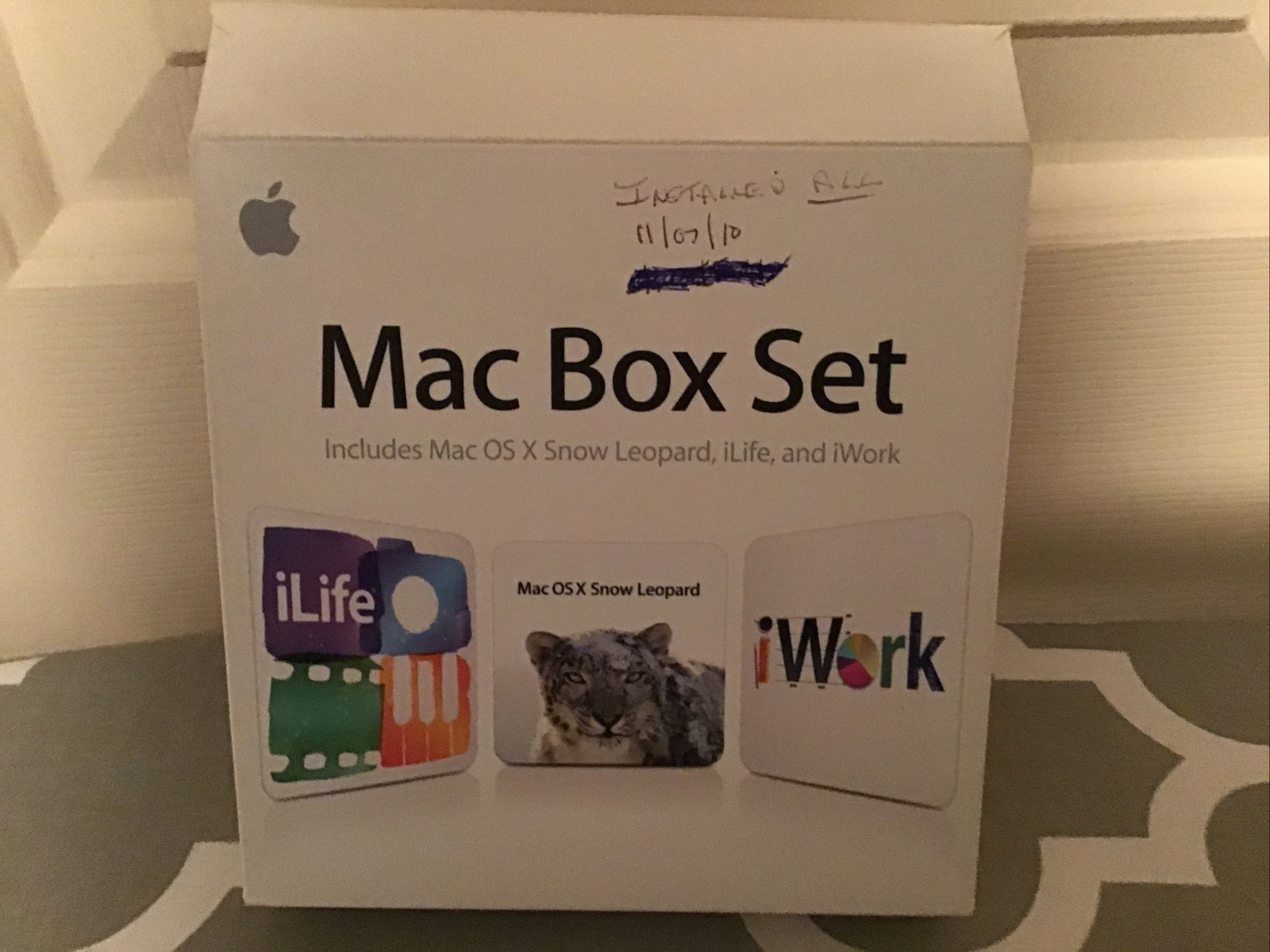Mac Box Set: OS X Snow Leopard, iLife, and iWork, MC680Z/A