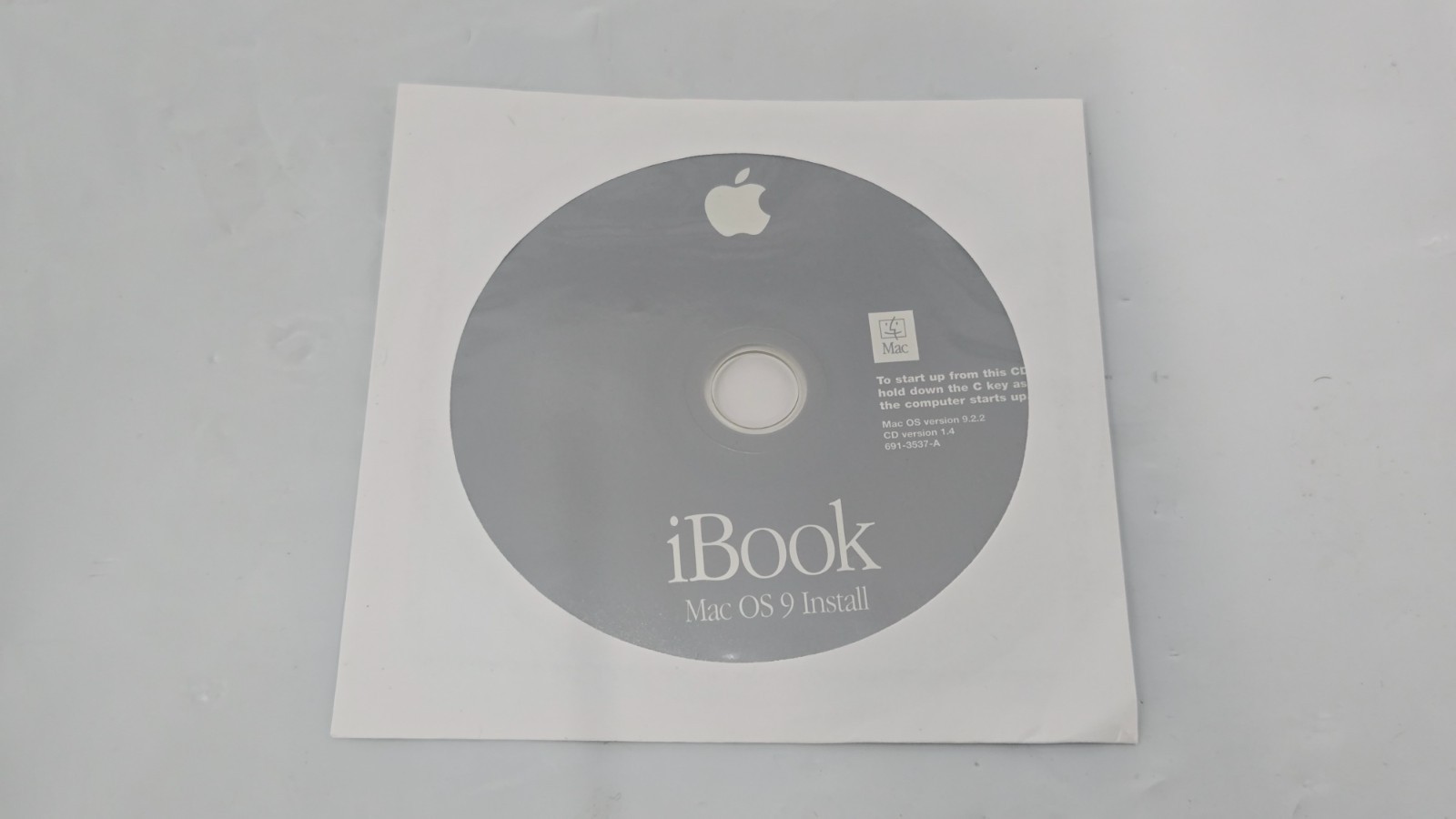 iBook G4 System Restore 8 Discs & World Book Mac 10.1.4, 9.2.2 LOT of 8