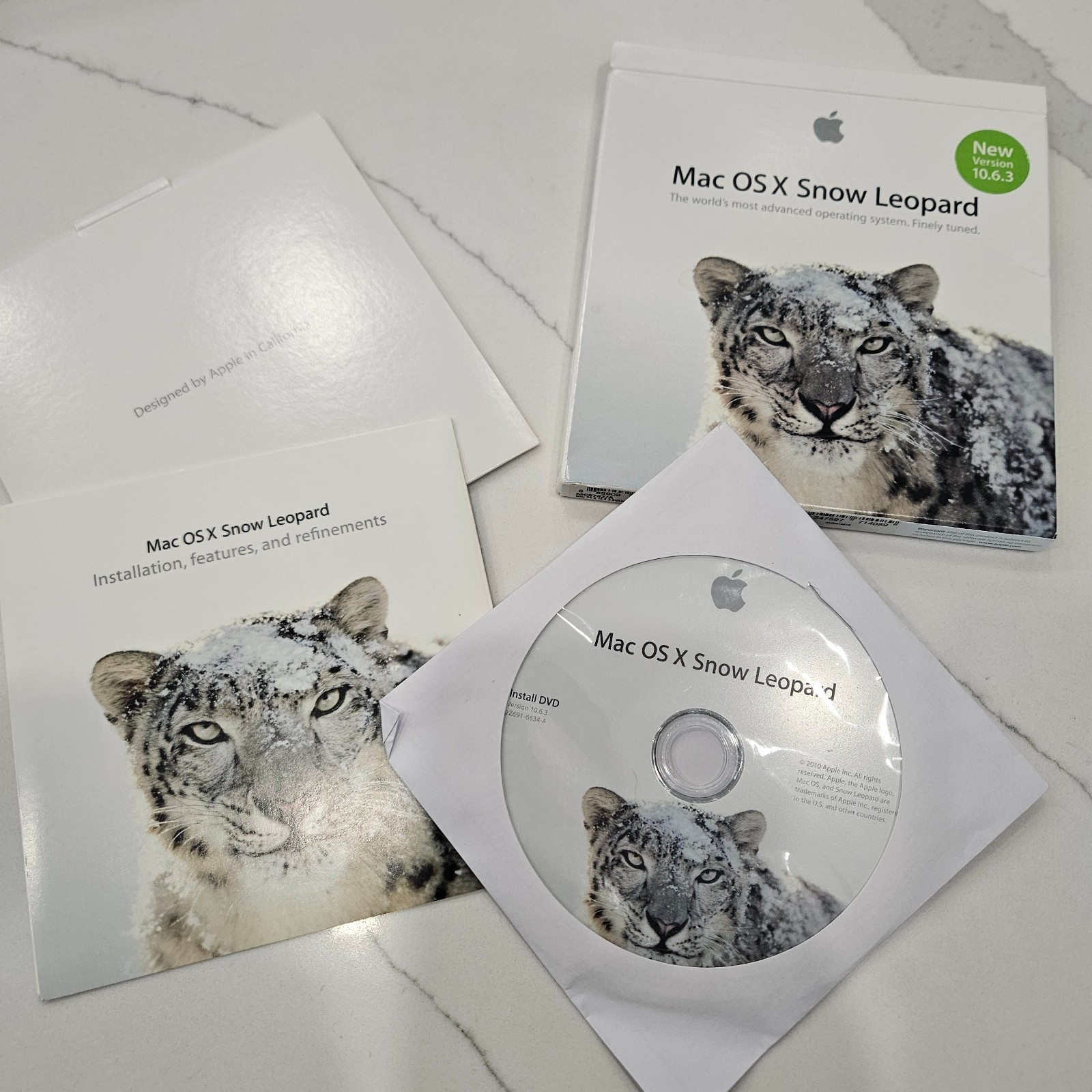 Mac OS x Snow Leopard 10.6.3 iWork 08 Complete with Manuals CD and Key