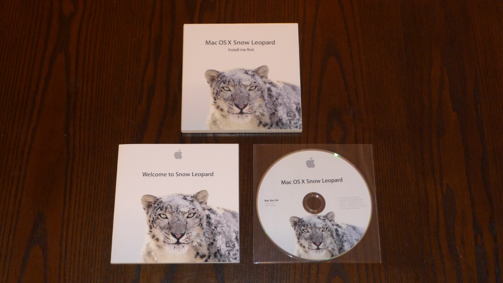 Apple Mac Box Set Includes Mac OS X Snow Leopard iLife 09 iWork 09 MC209Z/A 
