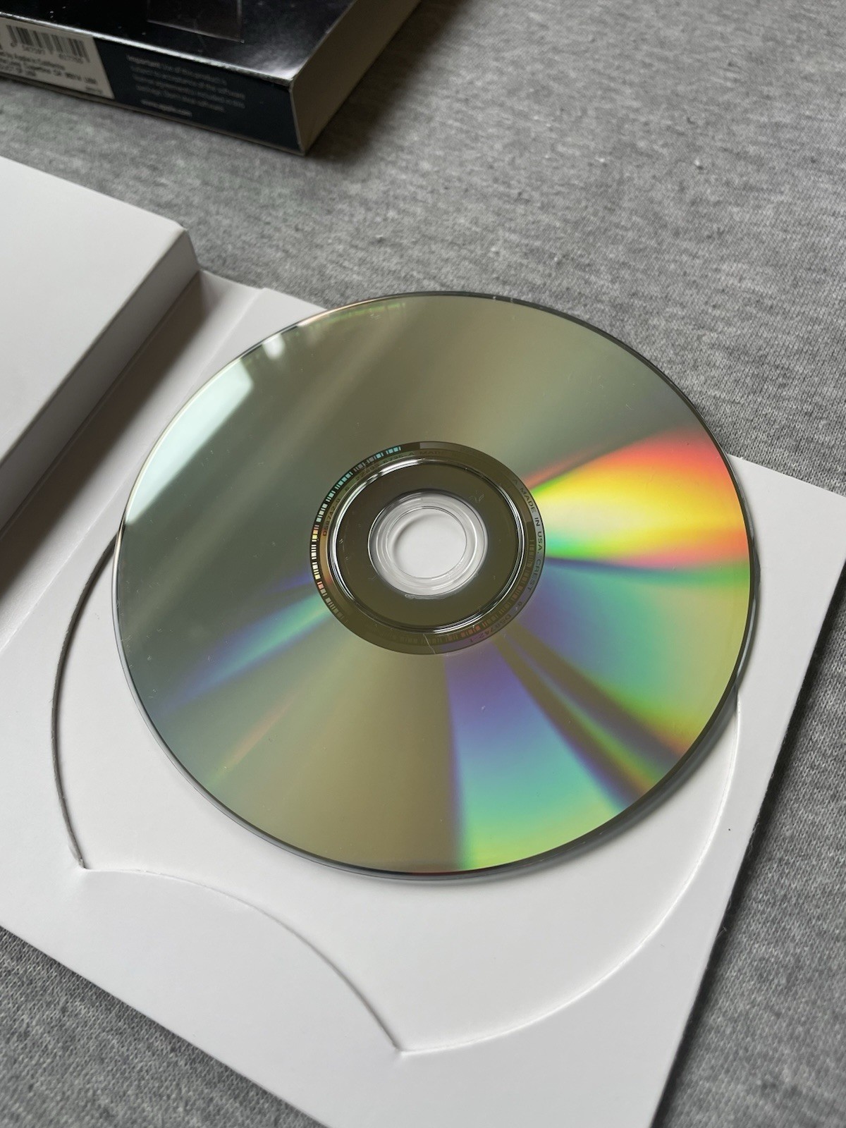 Mac OS x Leopard 10.5.4 Retail Pack Disc Version with Manual