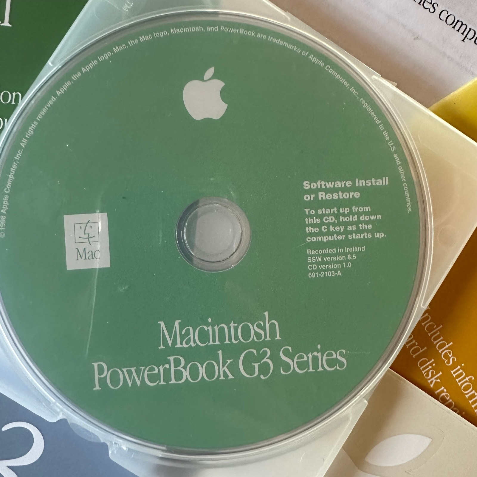 Vintage Apple Macintosh PowerBook G3 8.5 Install / Restore Disk and Manuals