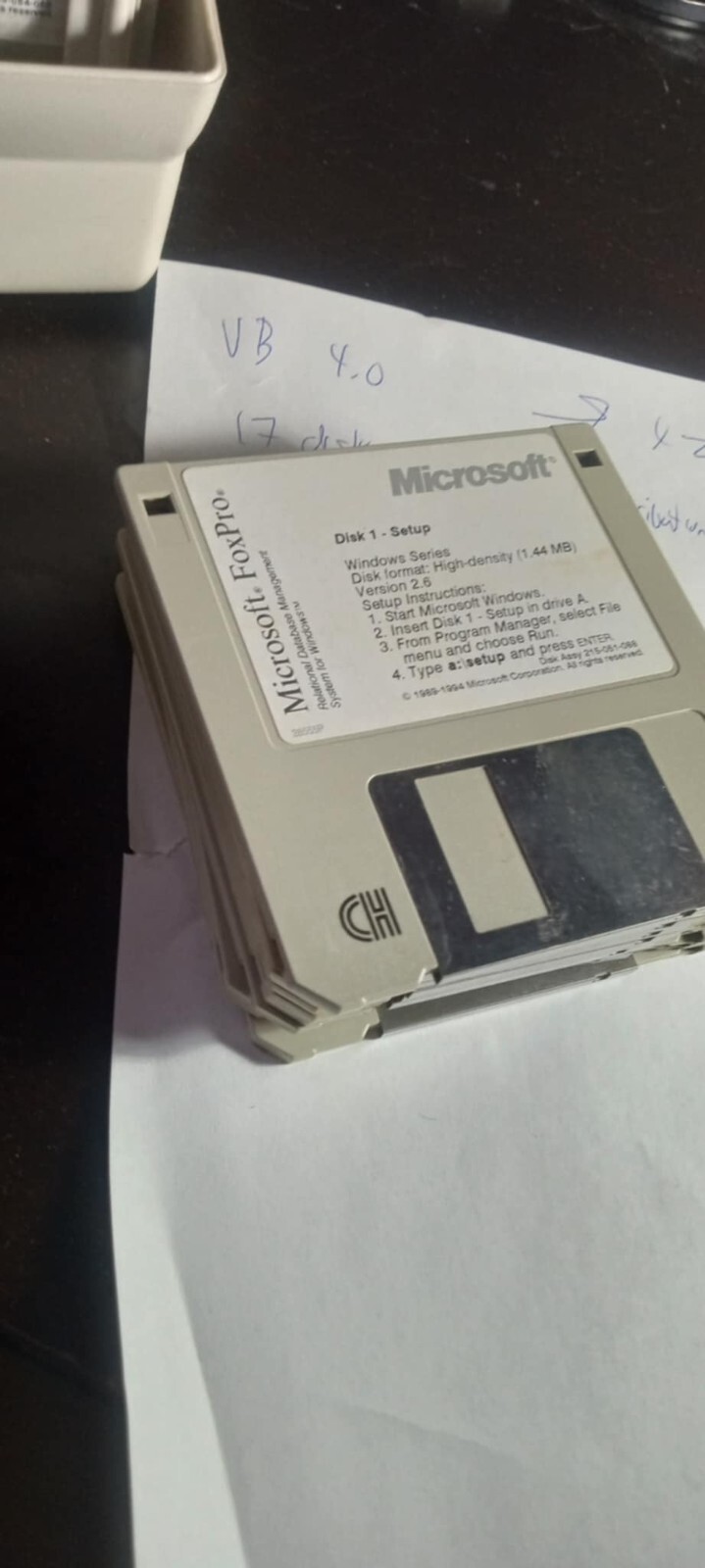 Microsoft Visual Basic 3, 4, C++, FoxPro 2.5, 2.6 1.44 Mb floppy diskette dev