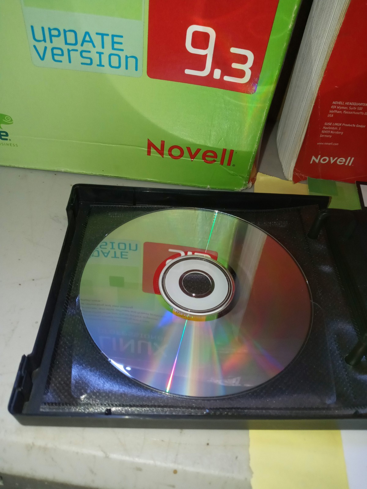 SUSE LINUX Professional 9.3 Includes 7 CD’s, Guide Etc. Big Box Novell