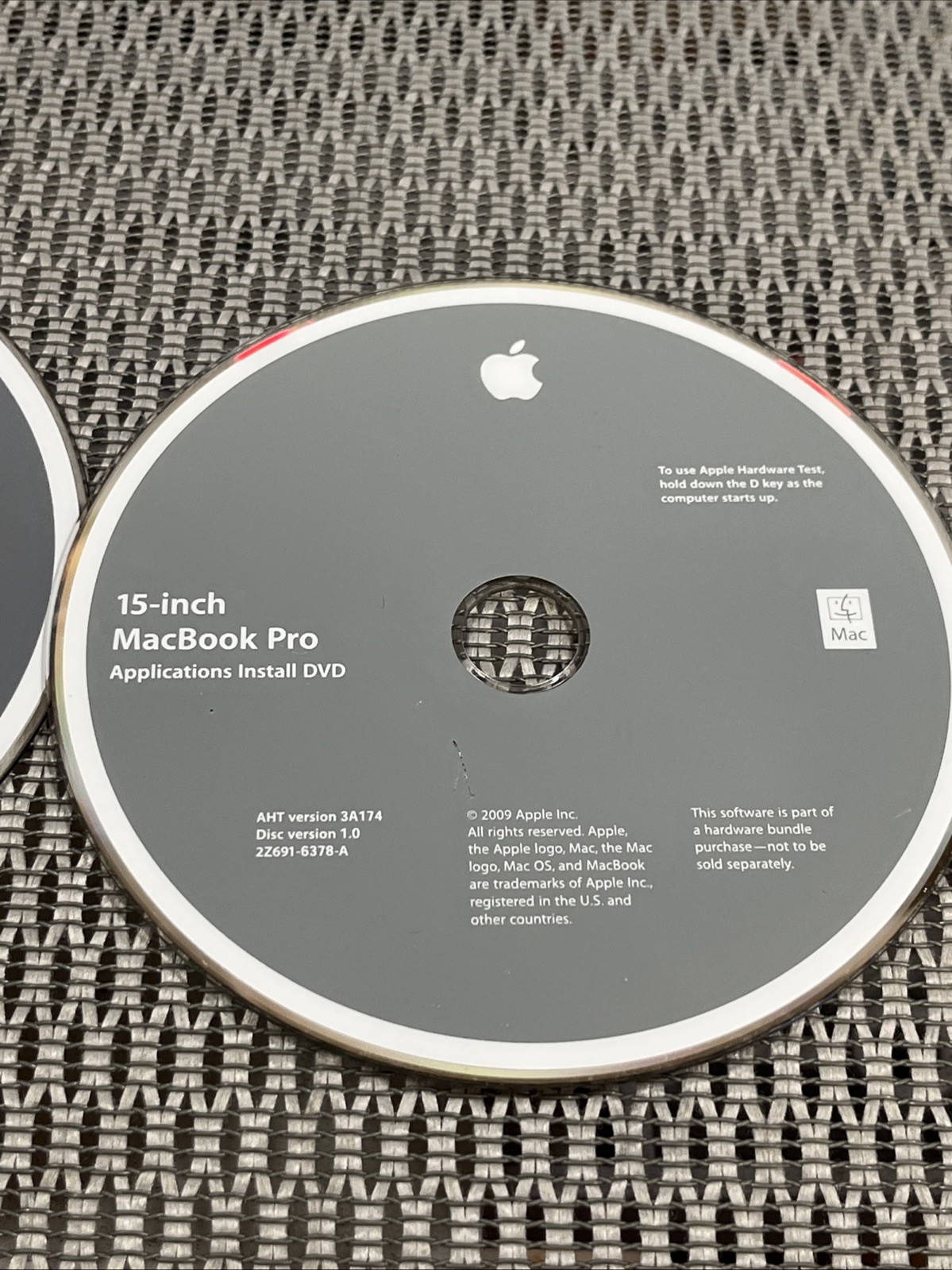 Apple 15-inch MacBook Pro Mac OS X 10.6 Install Applications 2 Disc DVD