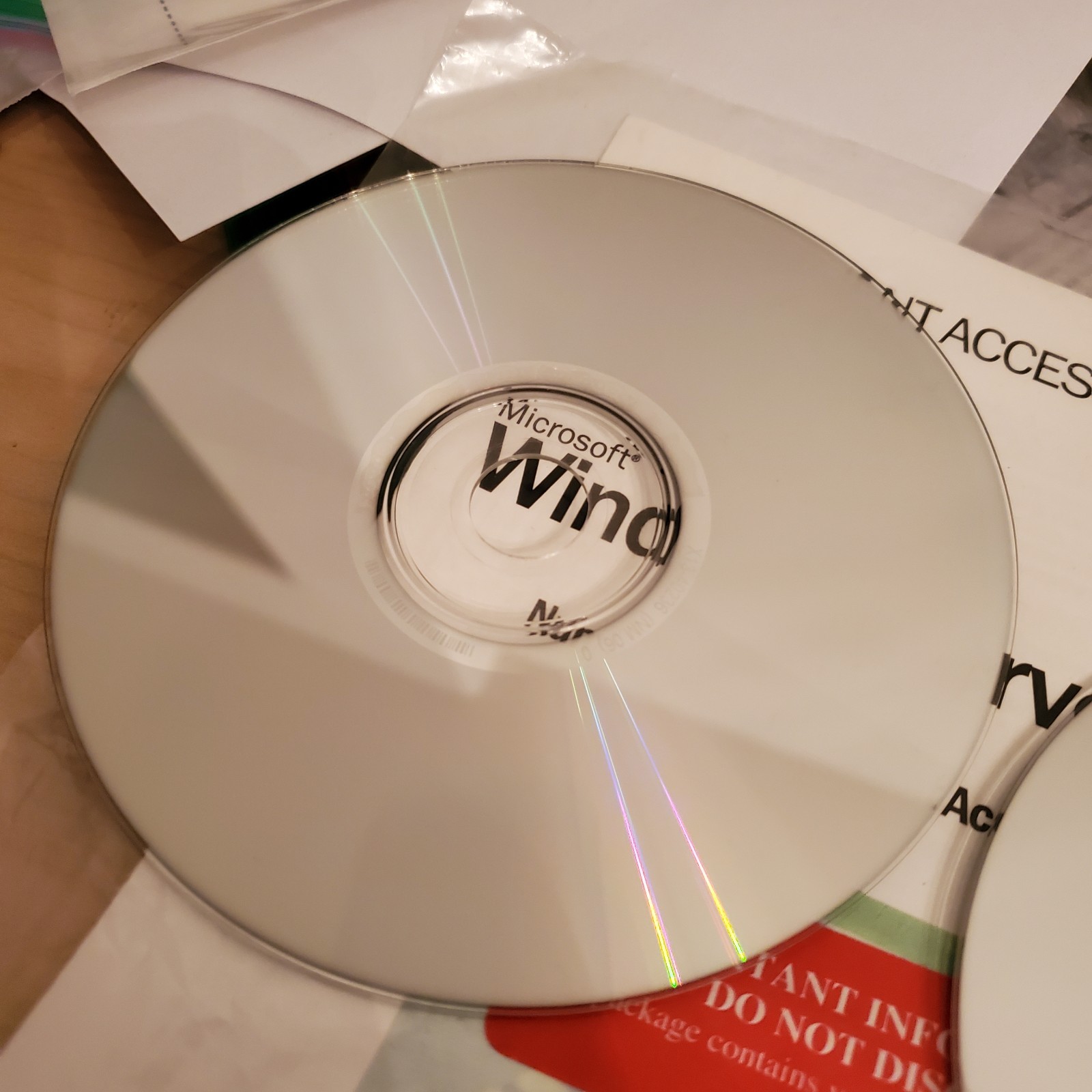 Microsoft Windows Server 2003 R2 OEM Software 2CD SET & Key & 5 CLIENT LICENSE
