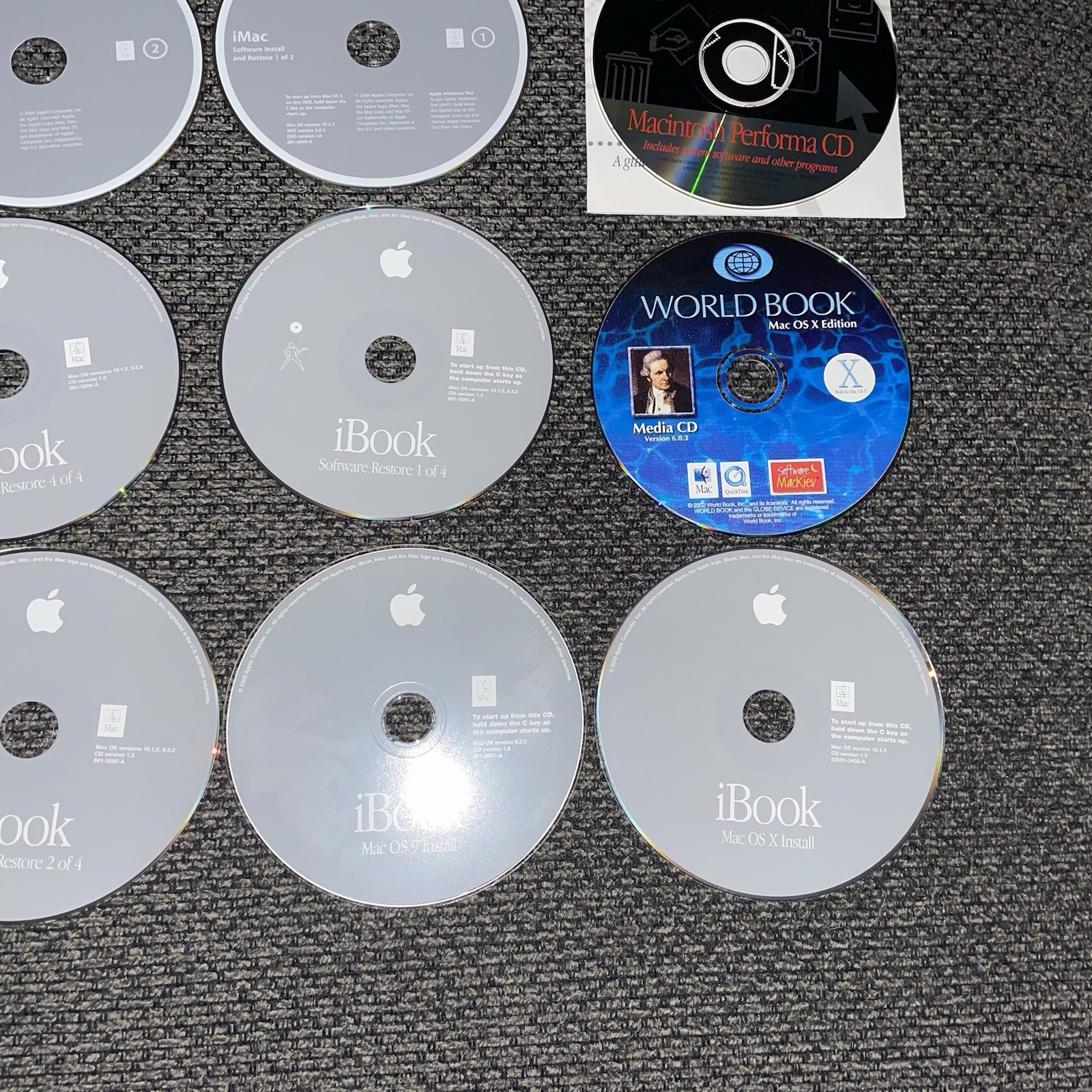 Rare Vintage Apple 16 Disc DVD CD iBook 691-3539-A Install Media 2004 iPhoto 1.3