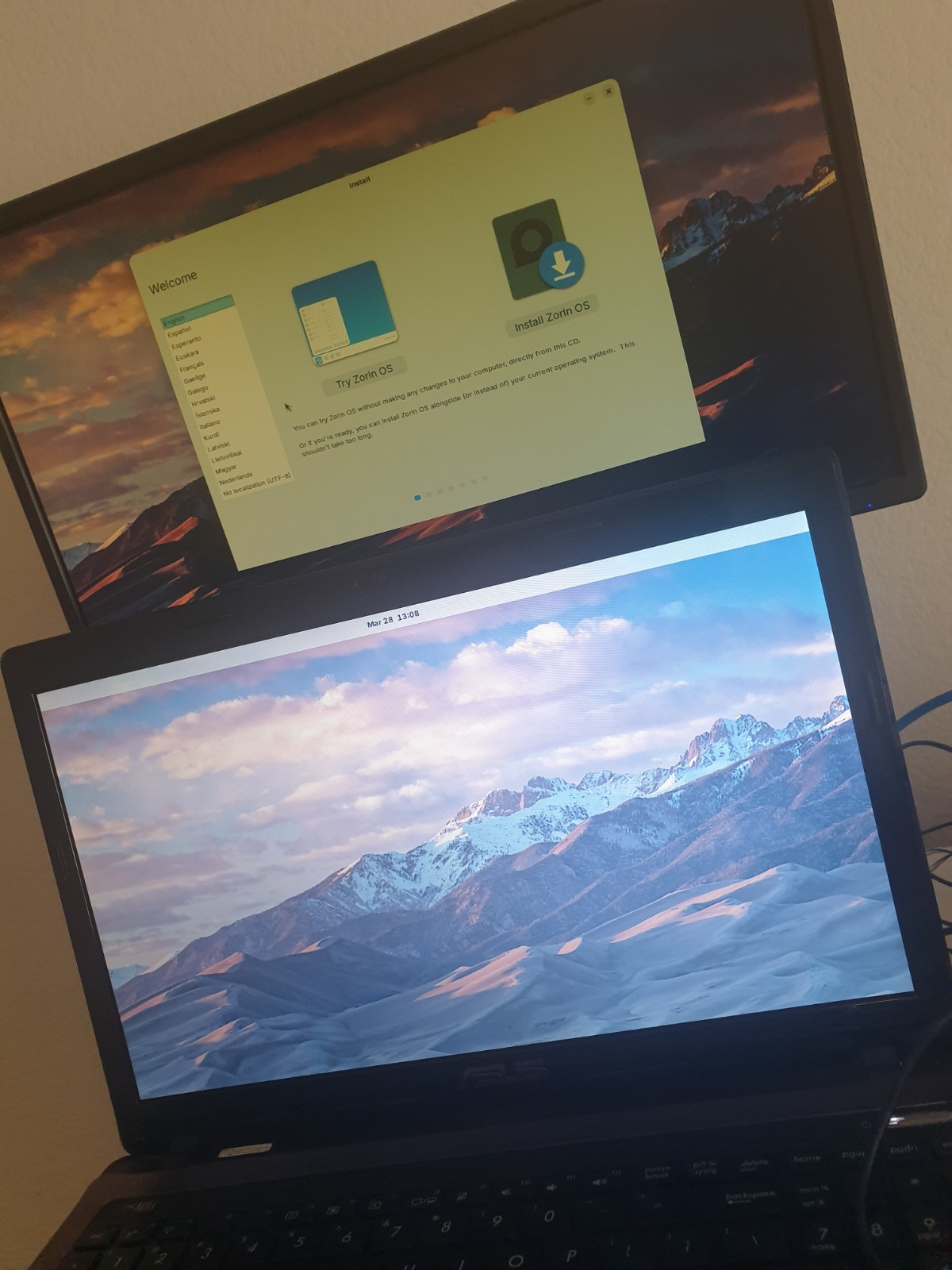 Linux Zorin OS 18 Core, 64-bit, Bootable Live and Install USB Flash Drive