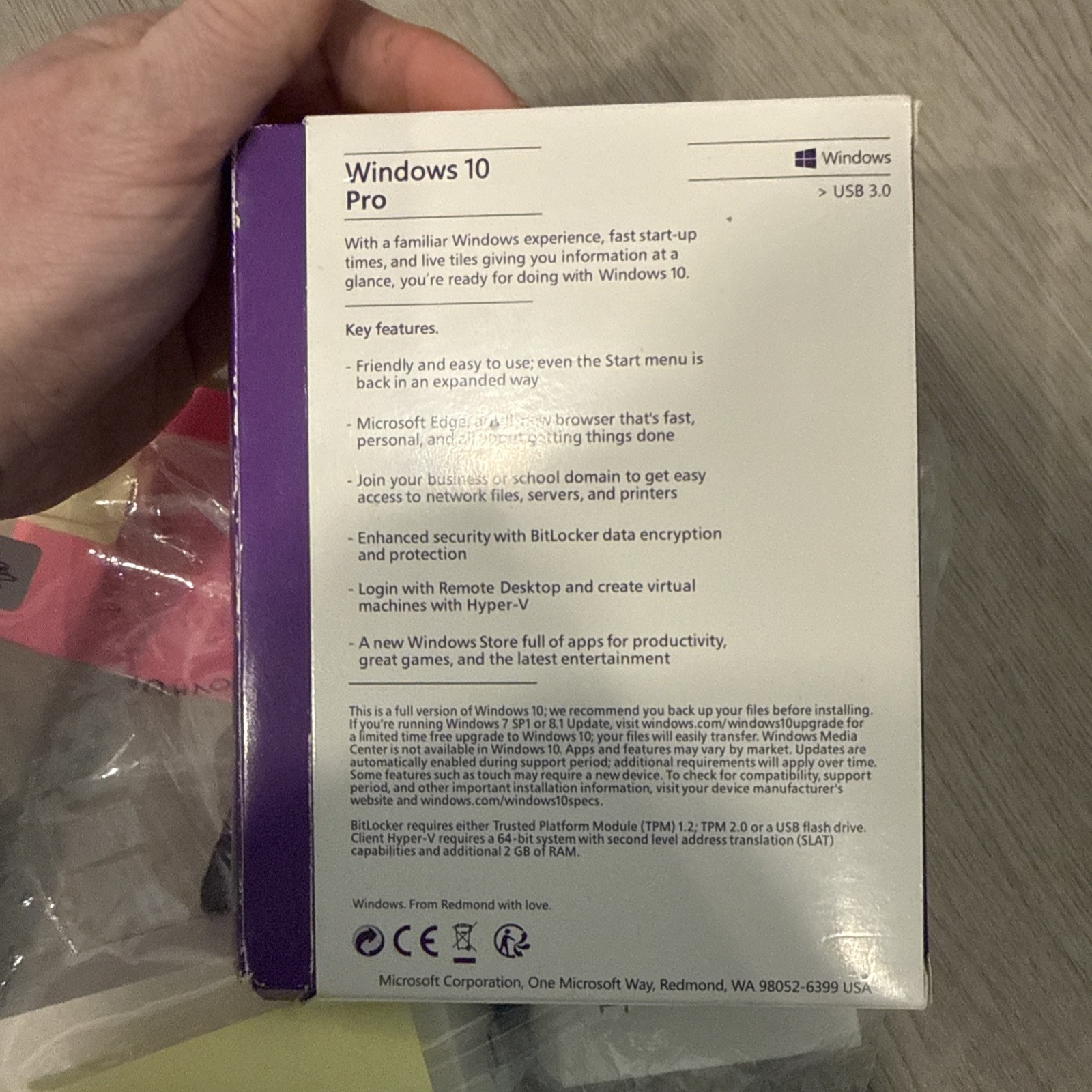 Microsoft Windows 10 Pro 32/64 Bit Flash Drive (FQC08789)
