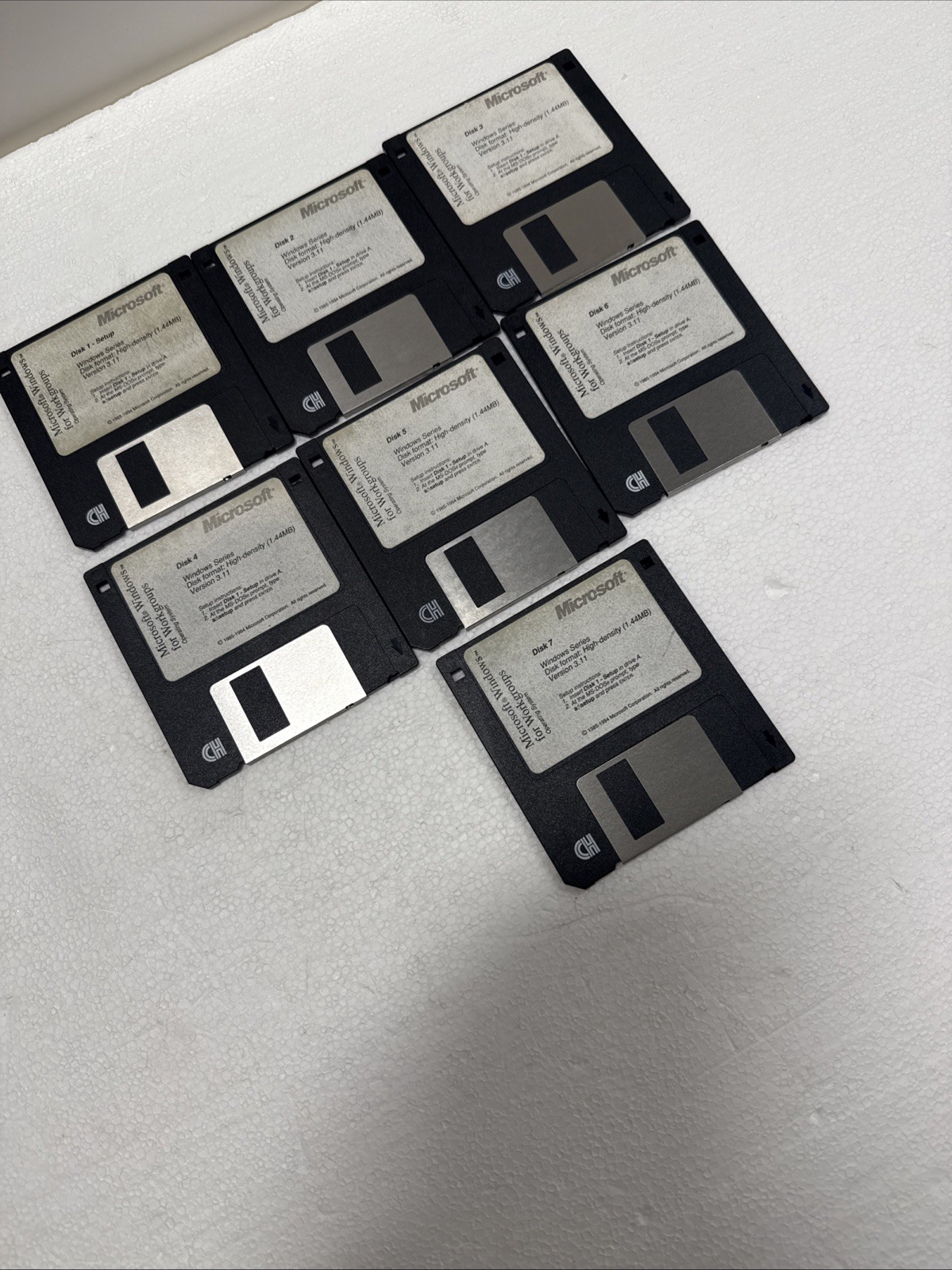 MS Windows 3.11 on 3.5″ 1.44MB Floppy Disk install – Workgroups 7 Disks Untested
