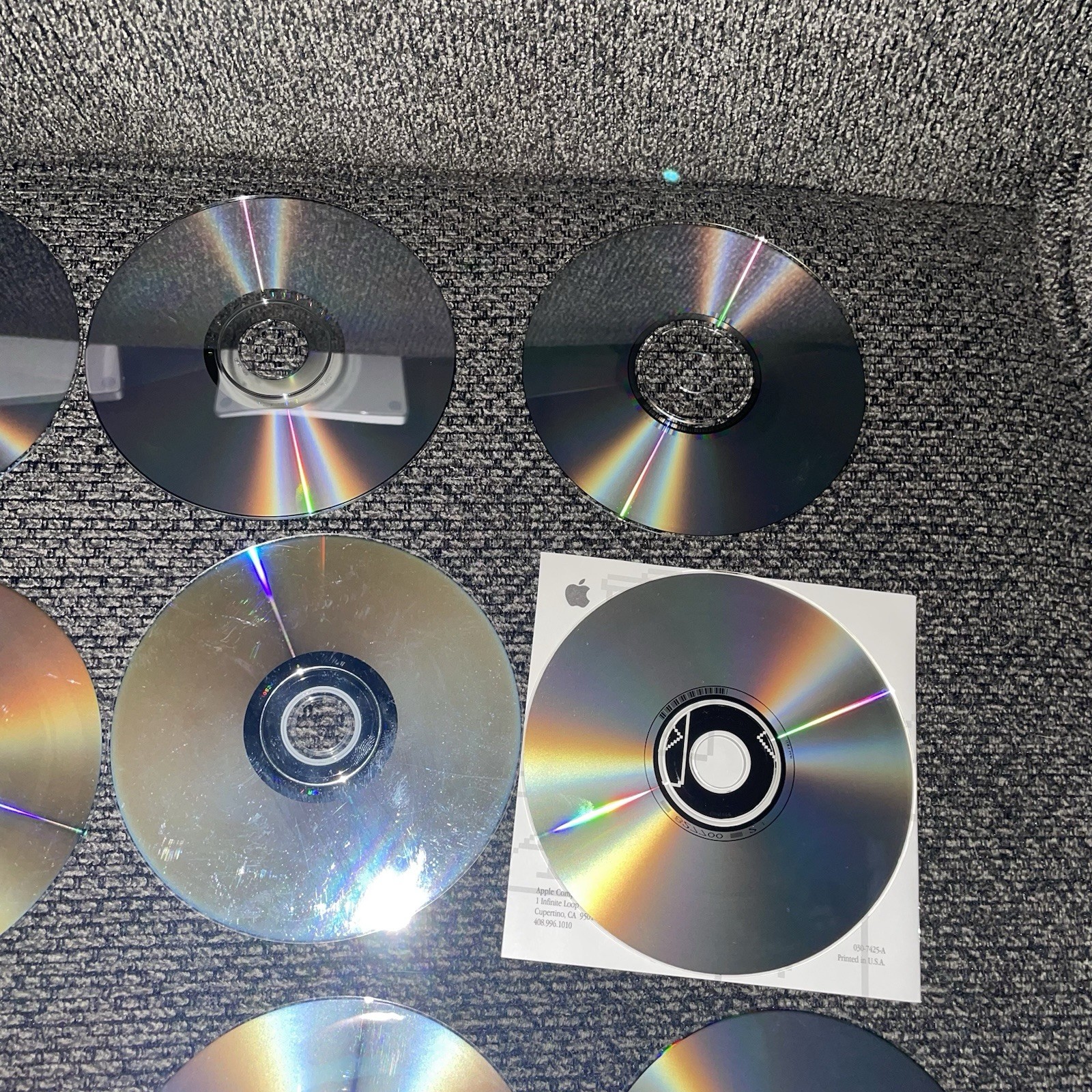 Rare Vintage Apple 16 Disc DVD CD iBook 691-3539-A Install Media 2004 iPhoto 1.3