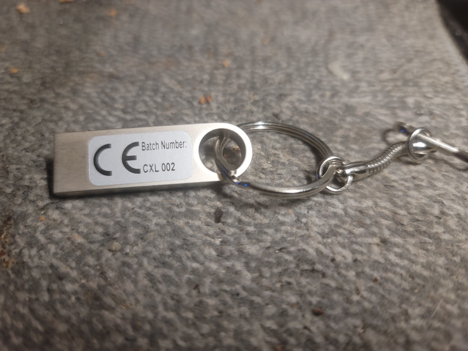 64 Gb Metal-cased Flash drive with Linux Install Toolkit & Apps Premium version