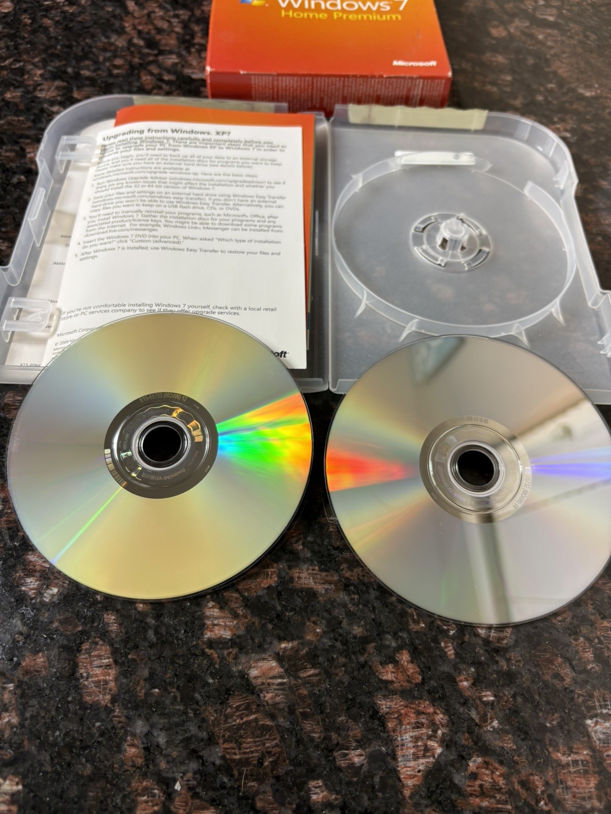 Windows 7 Home Premium Family Pack Upgrade 3-PC 32/64-Bit DVDs Case Manual