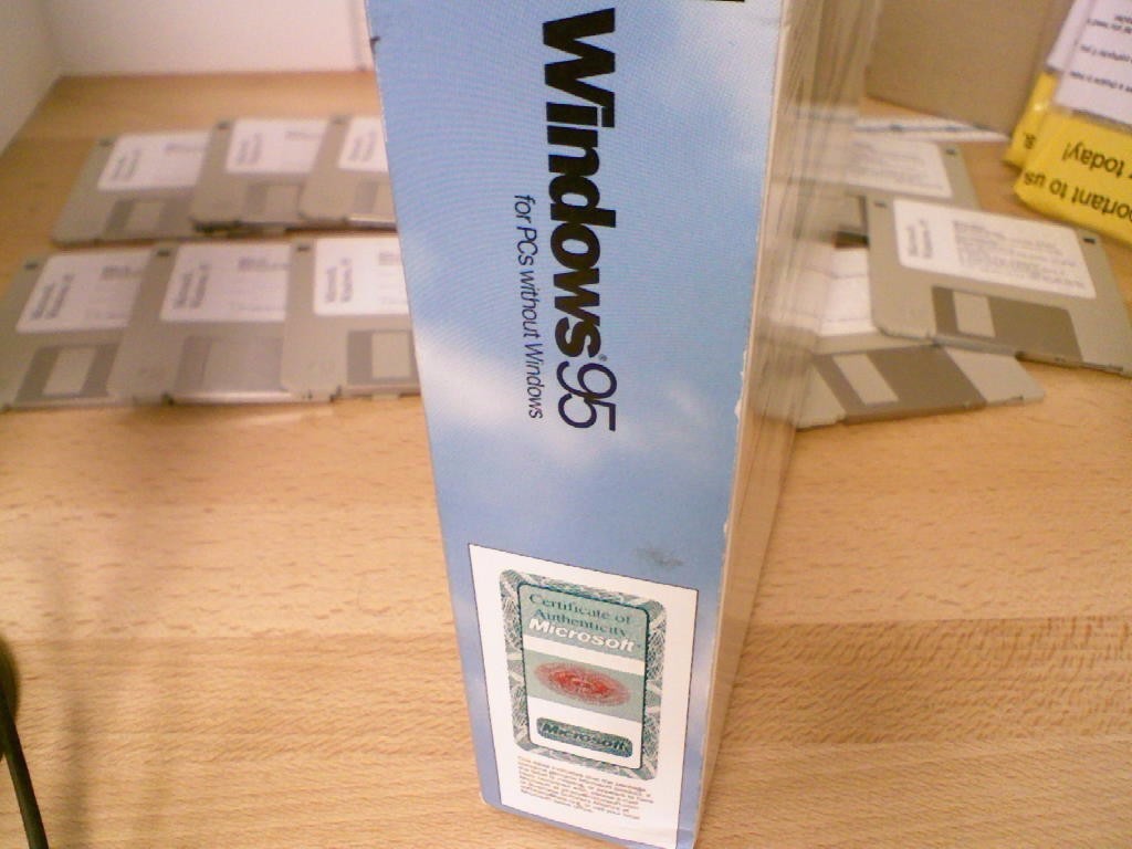 Full Version Microsoft Windows 95 OS 3.5″ Floppy MS-DOS PCs 1995 USA HTF