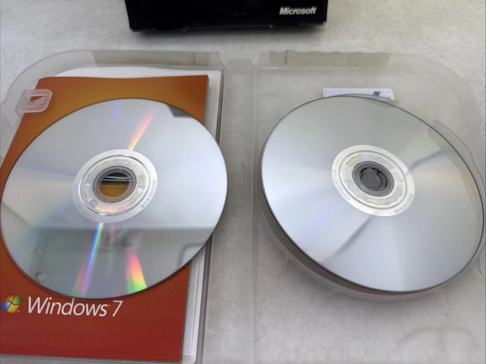 Microsoft Windows 7 Ultimate Full 32 Bit & 64 Bit DVDs MS WIN =RETAIL BOX=