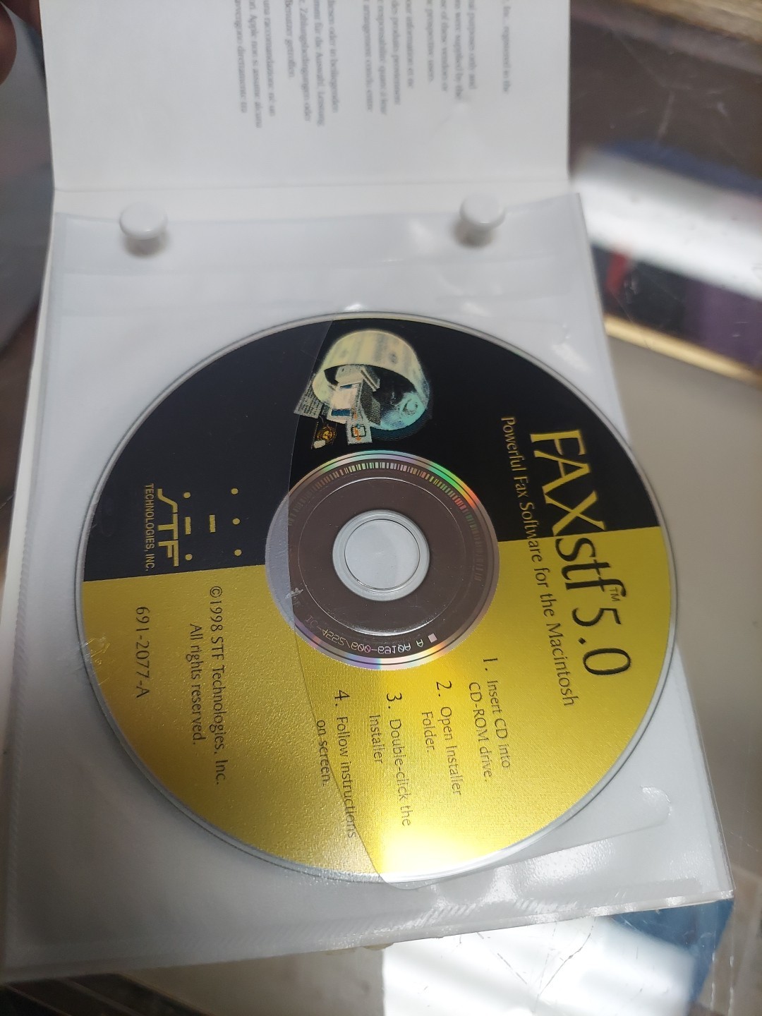 2 Vintage Apple Macbook Cds Now Up To Date 3.65/ FAST 5.0/ & Apple Cd Holder!