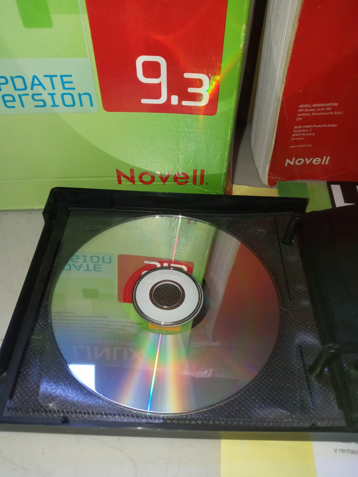 SUSE LINUX Professional 9.3 Includes 7 CD’s, Guide Etc. Big Box Novell