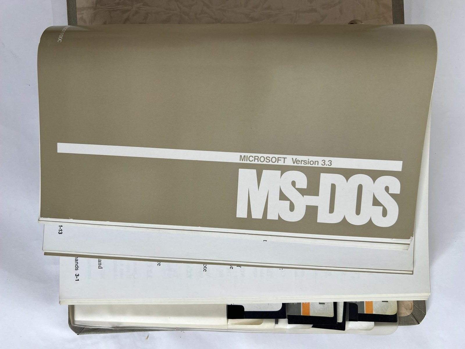 Vintage Microsoft MS-DOS Version 3.3 5.25 Floppy Disk Set Binder Manual Hyundai