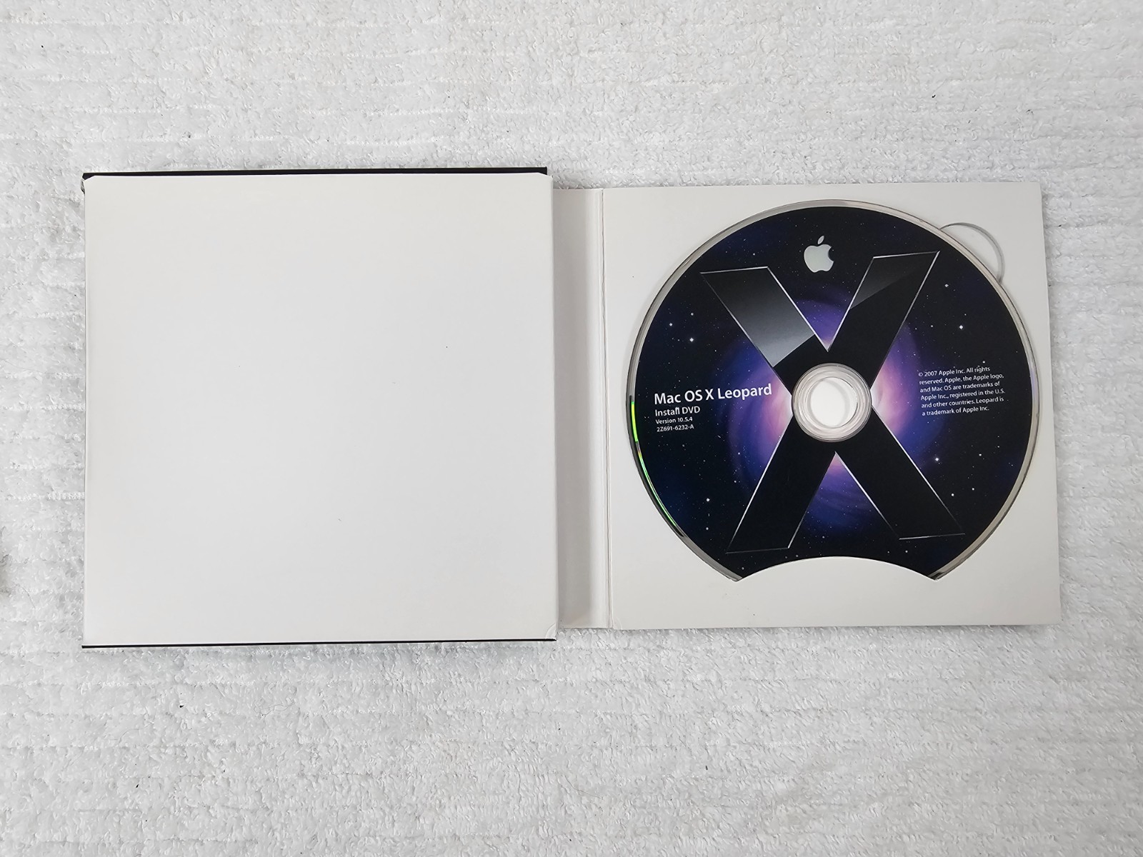 Apple Mac OS X Leopard 10.5.4 Install DVD Family Pack w Manual & Original Boxing