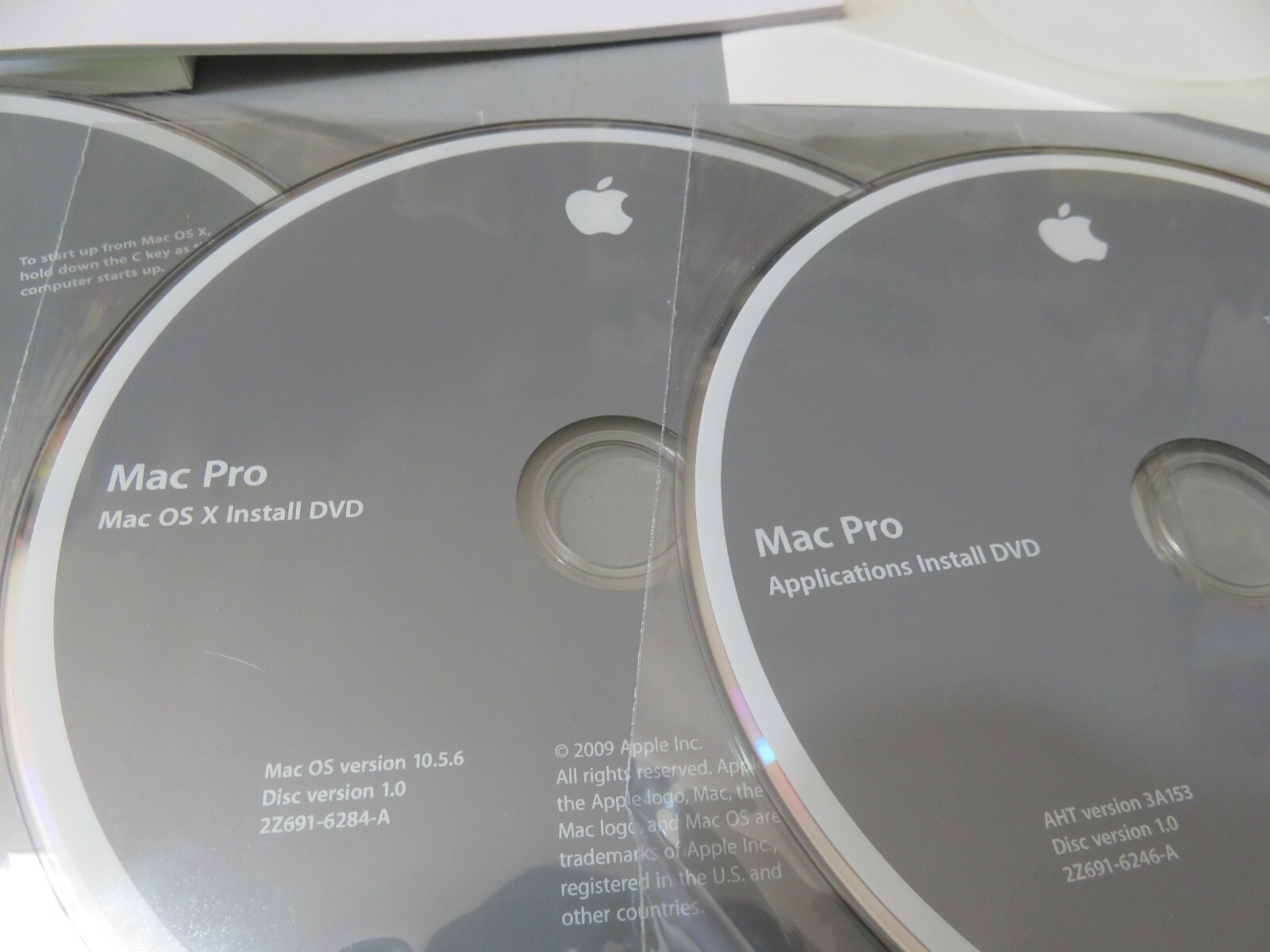Lotto DVD istallazione libretti panno adesivi mac Pro come da foto ottime cond.