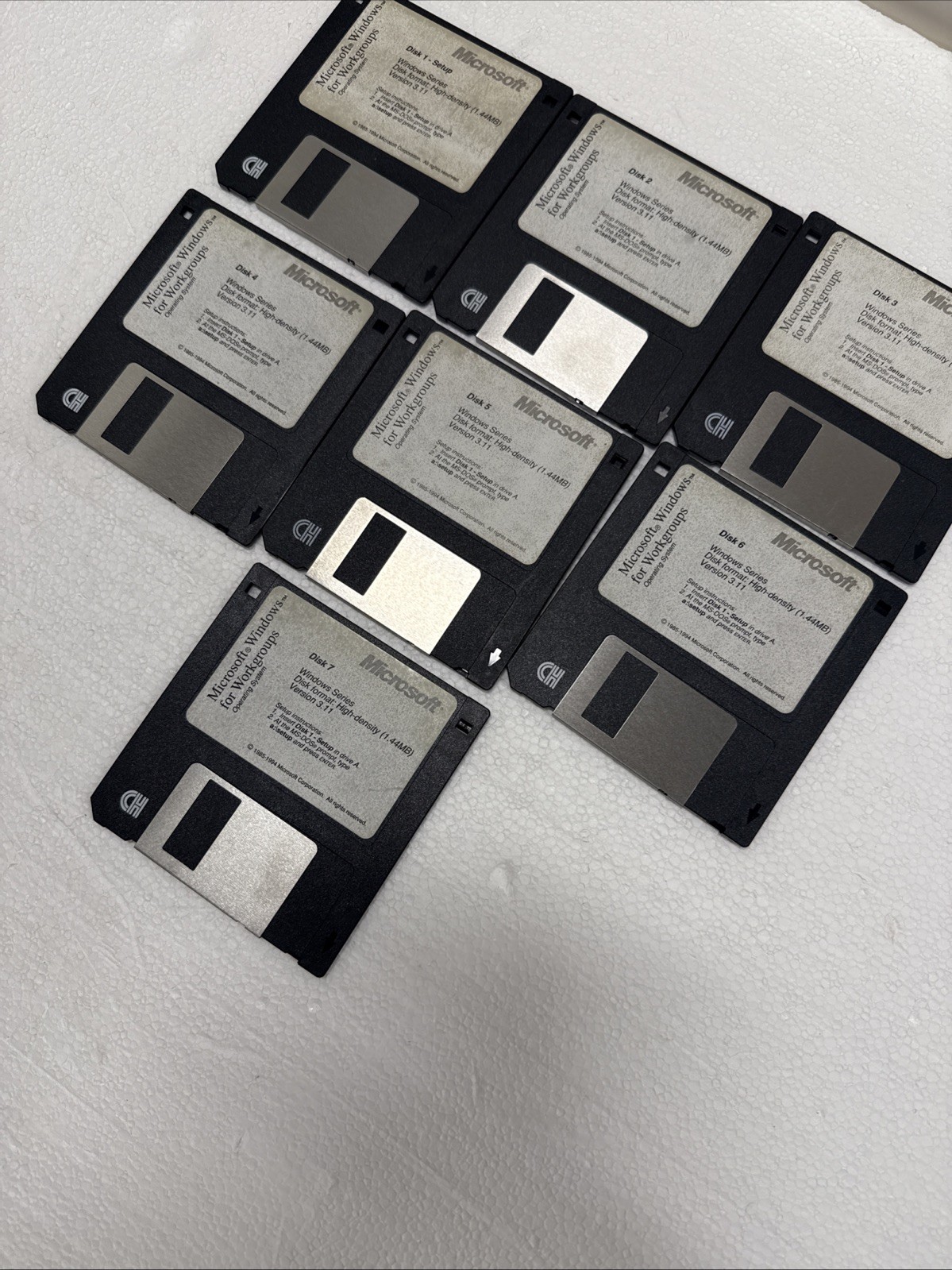 MS Windows 3.11 on 3.5″ 1.44MB Floppy Disk install – Workgroups 7 Disks Untested