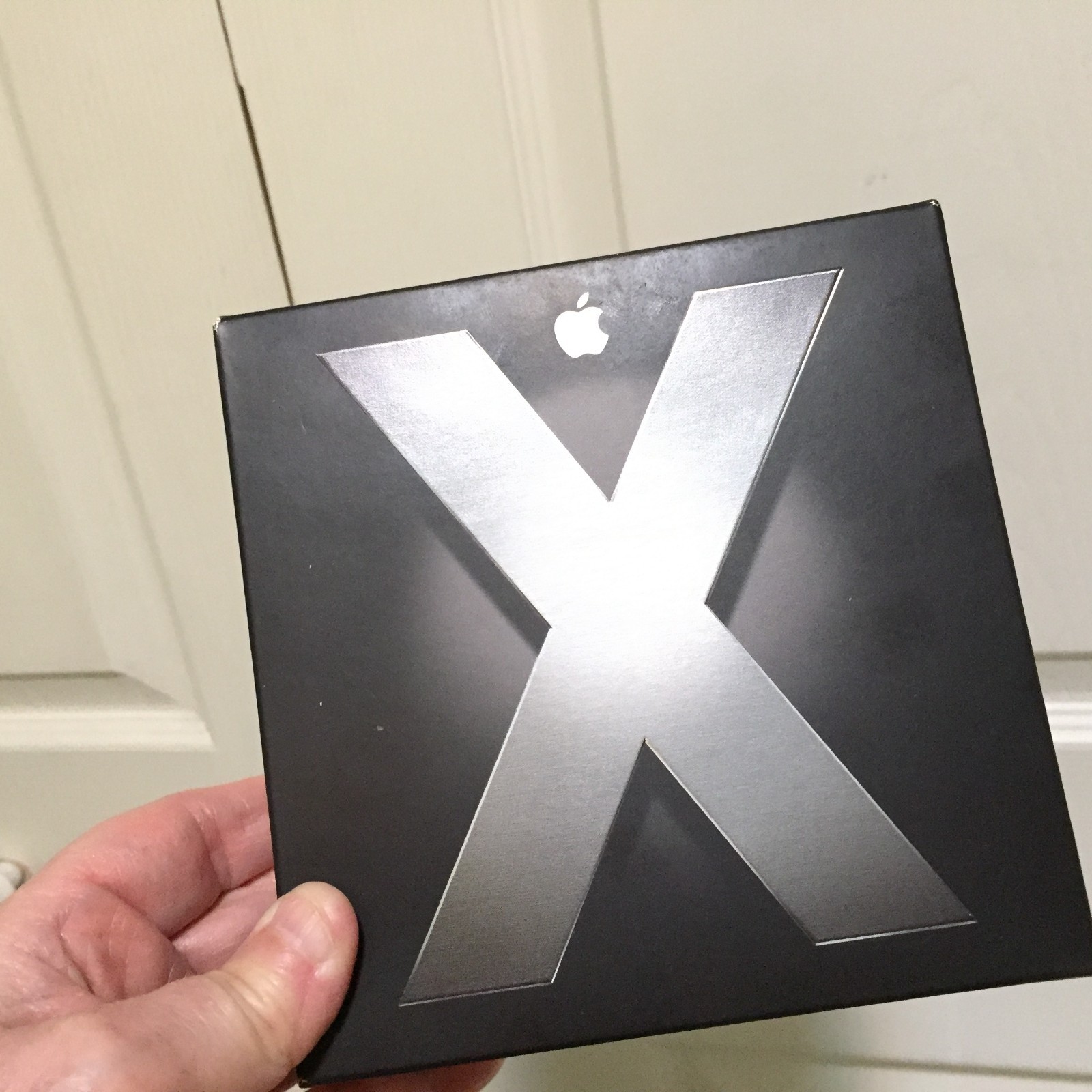 Genuine Apple Mac OS X Tiger 10.4.6 Original Retail Box MA453Z/A New