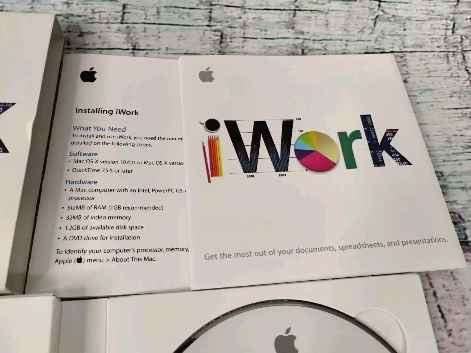 Apple MacBook Pro Mac OS X 10.6.4 & Application Install Discs ONLY w/ iWork Disc