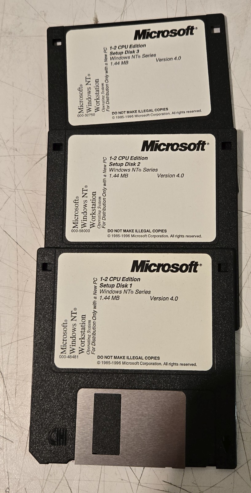 Microsoft Windows NT Server 4.0 – Complete installation package CD & disks