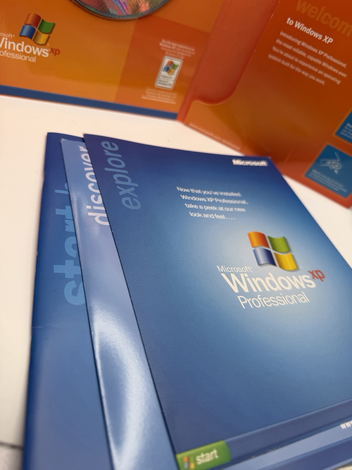 Microsoft Windows XP Professional Upgrade Version 2002 SP2 CIB w/ Product Key