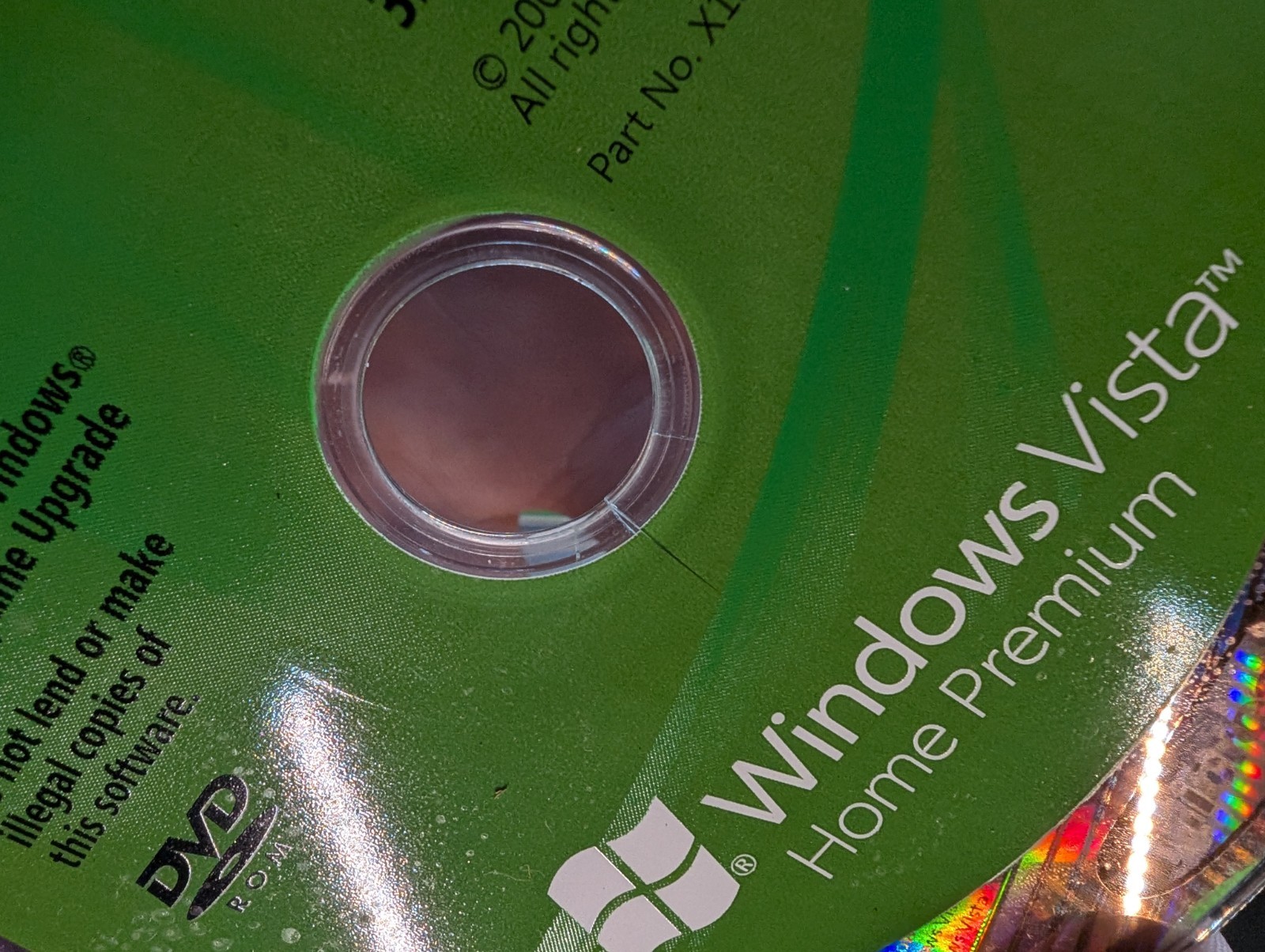 Microsoft Windows Vista Home Premium Upgrade DVD w/ Product Key Cracked Disc