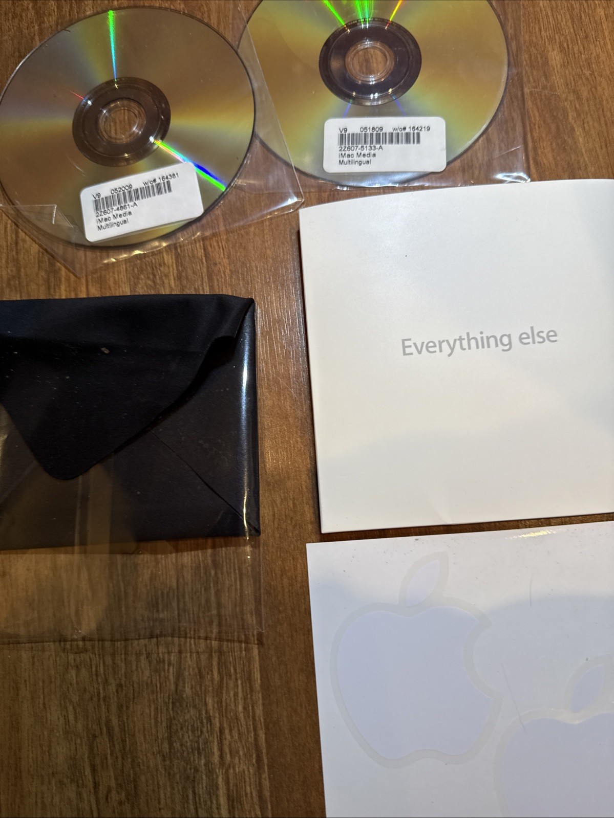 Macintosh iMac OS X 10.5.6 Install & Applications DVD OEM + Cloth, Stickers 2009