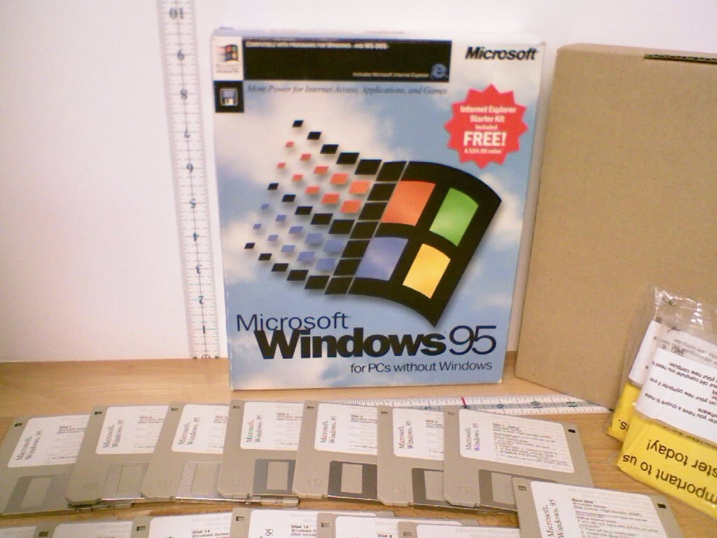 Full Version Microsoft Windows 95 OS 3.5″ Floppy MS-DOS PCs 1995 USA HTF