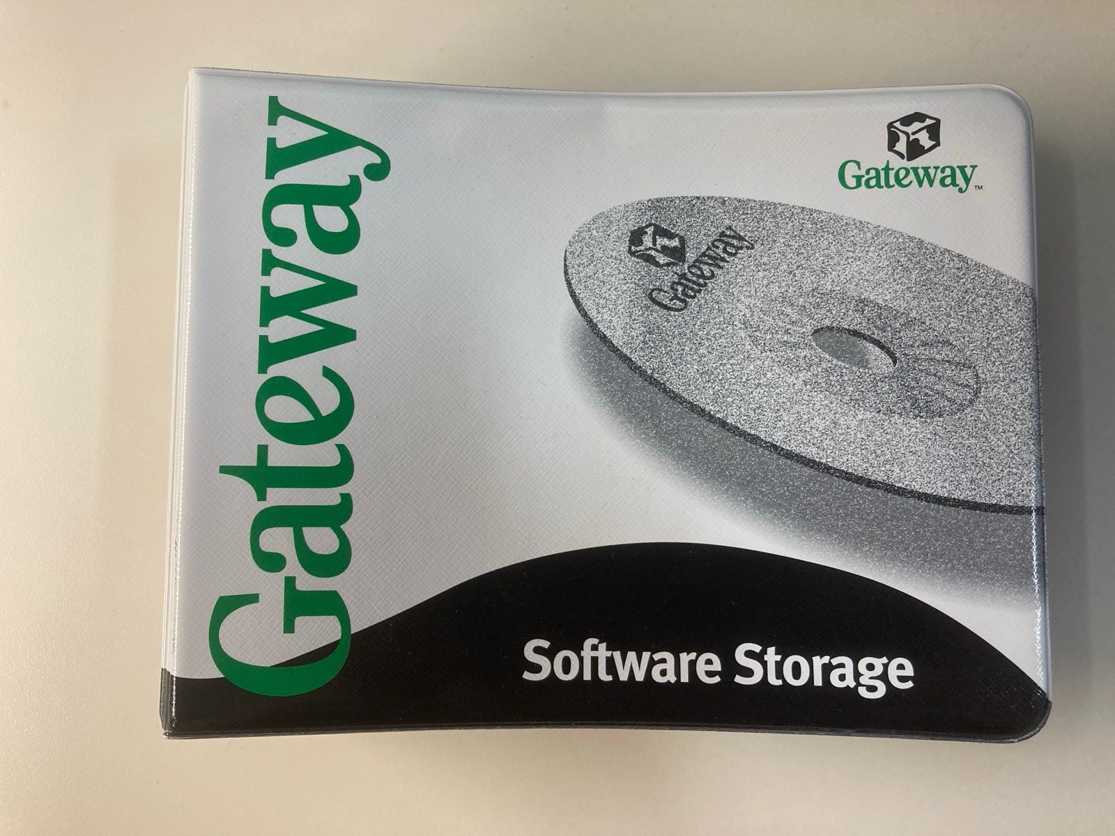 Lot: Vintage 12-disk binder of Gateway Applications, Drivers, Documentation, etc