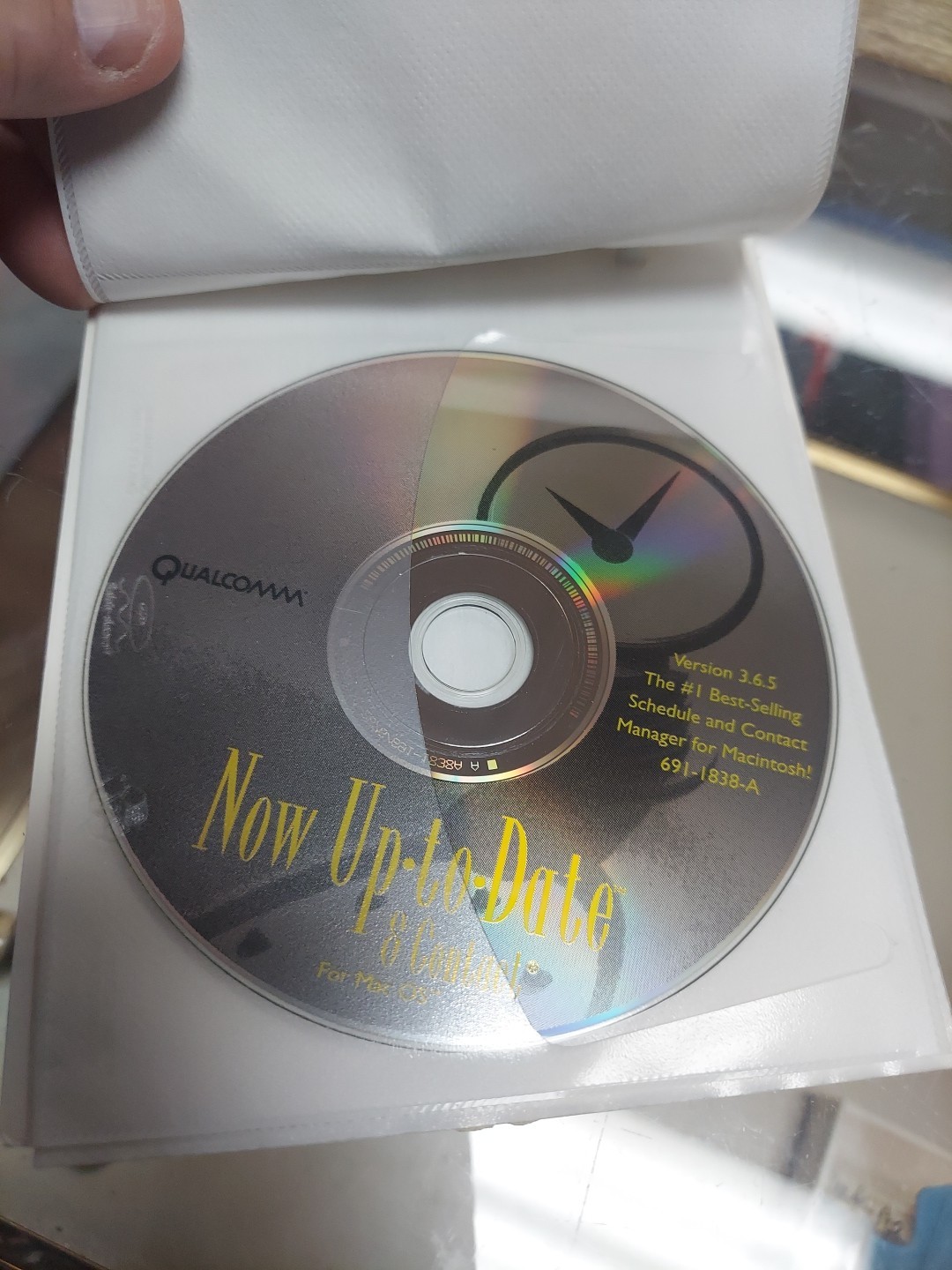 2 Vintage Apple Macbook Cds Now Up To Date 3.65/ FAST 5.0/ & Apple Cd Holder!