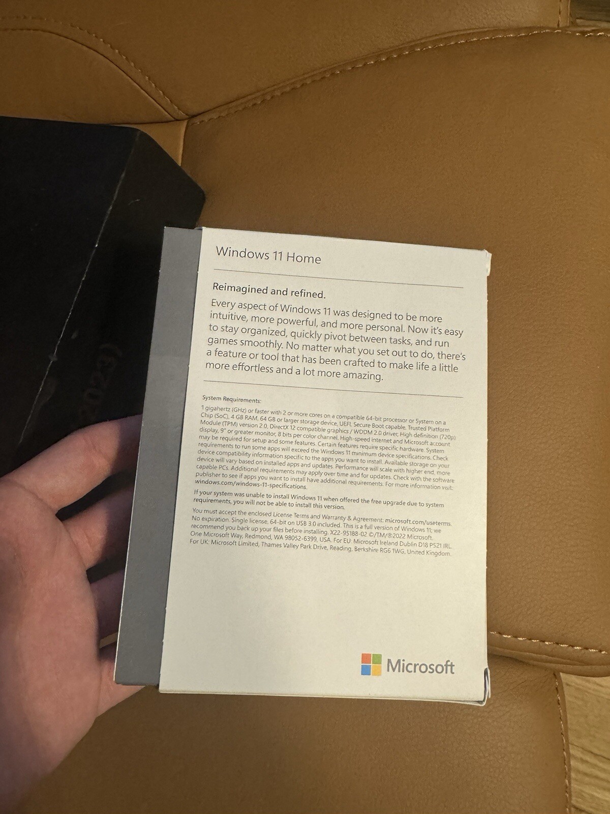 Microsoft Windows 11 Home USB Flash Drive Hardware Software Retail Box