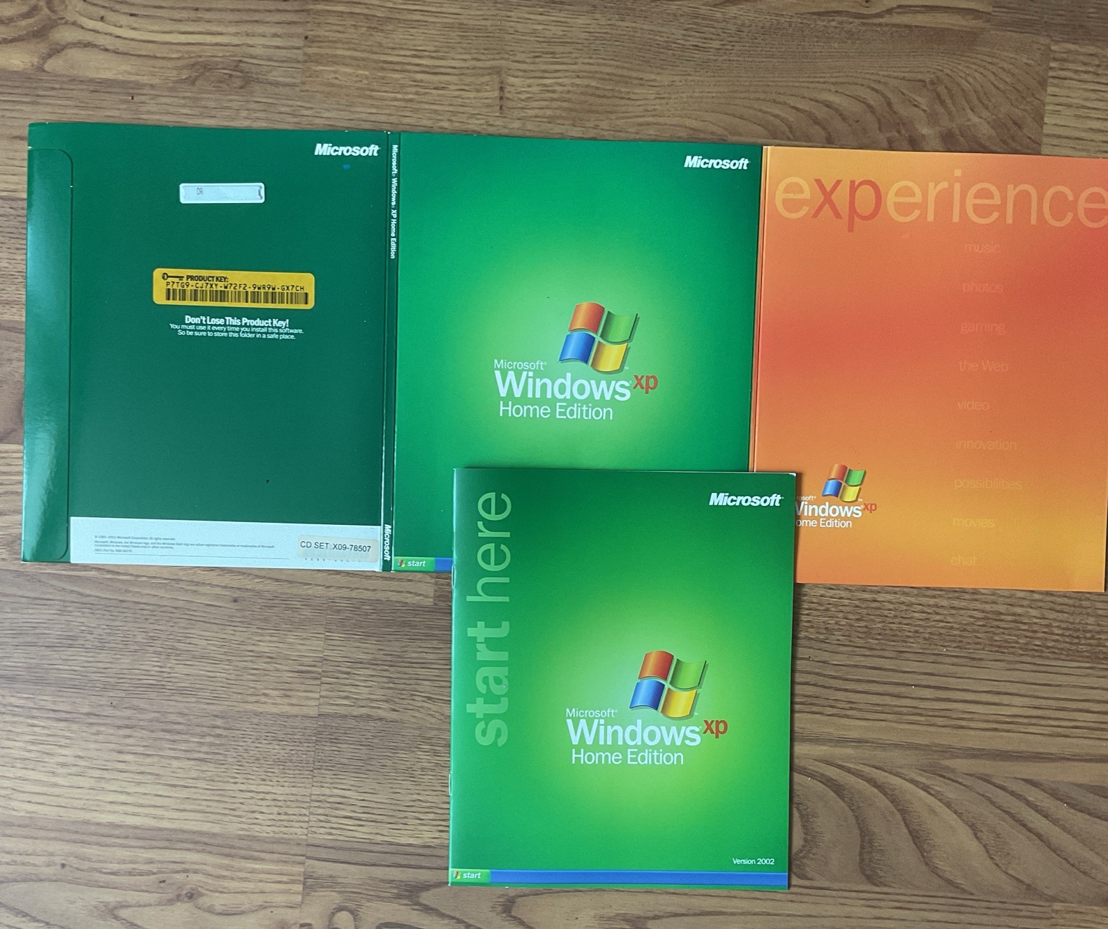 Microsoft Windows XP Home Edition – Upgrade Booklets 2 Disks W/ Keys