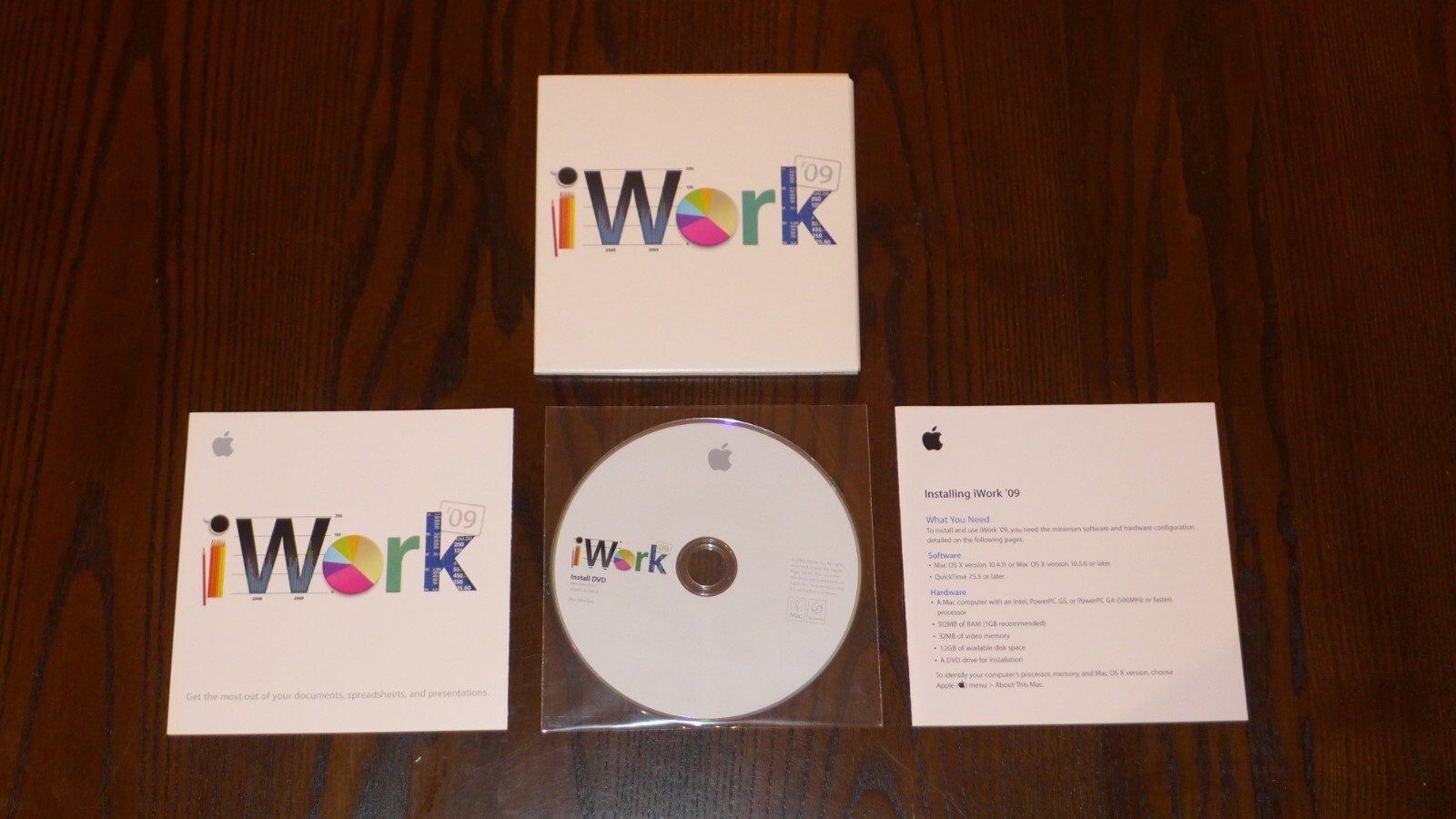Apple Mac Box Set Includes Mac OS X Snow Leopard iLife 09 iWork 09 MC209Z/A 