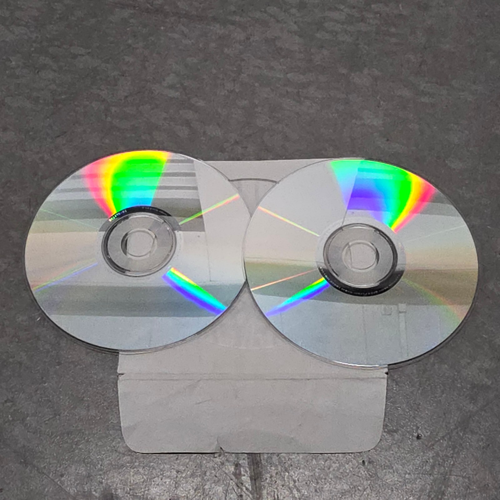 Apple Mac OS X v10.2 Install Discs 1 & 2 2002 OEM Retail 2Z691-3705-A
