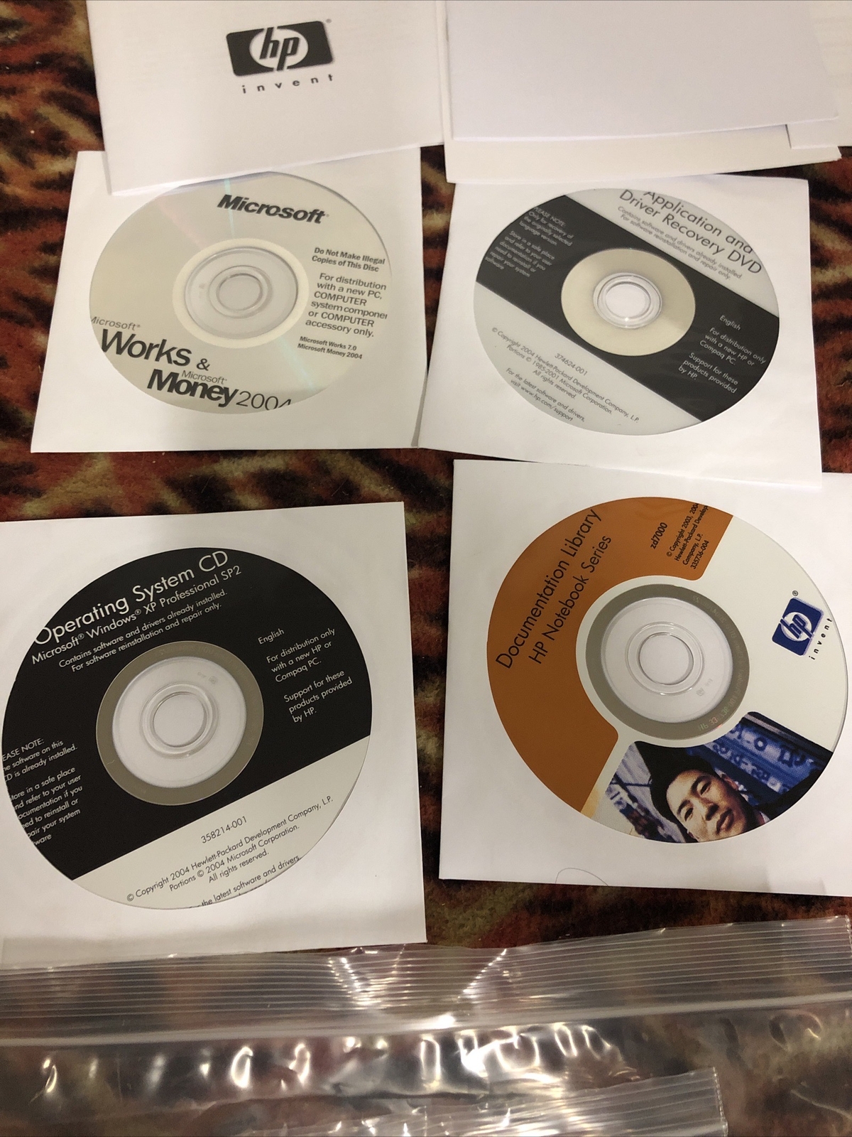 Operating System CD Microsoft Windows XP Professional SP2 4 Disc Lot