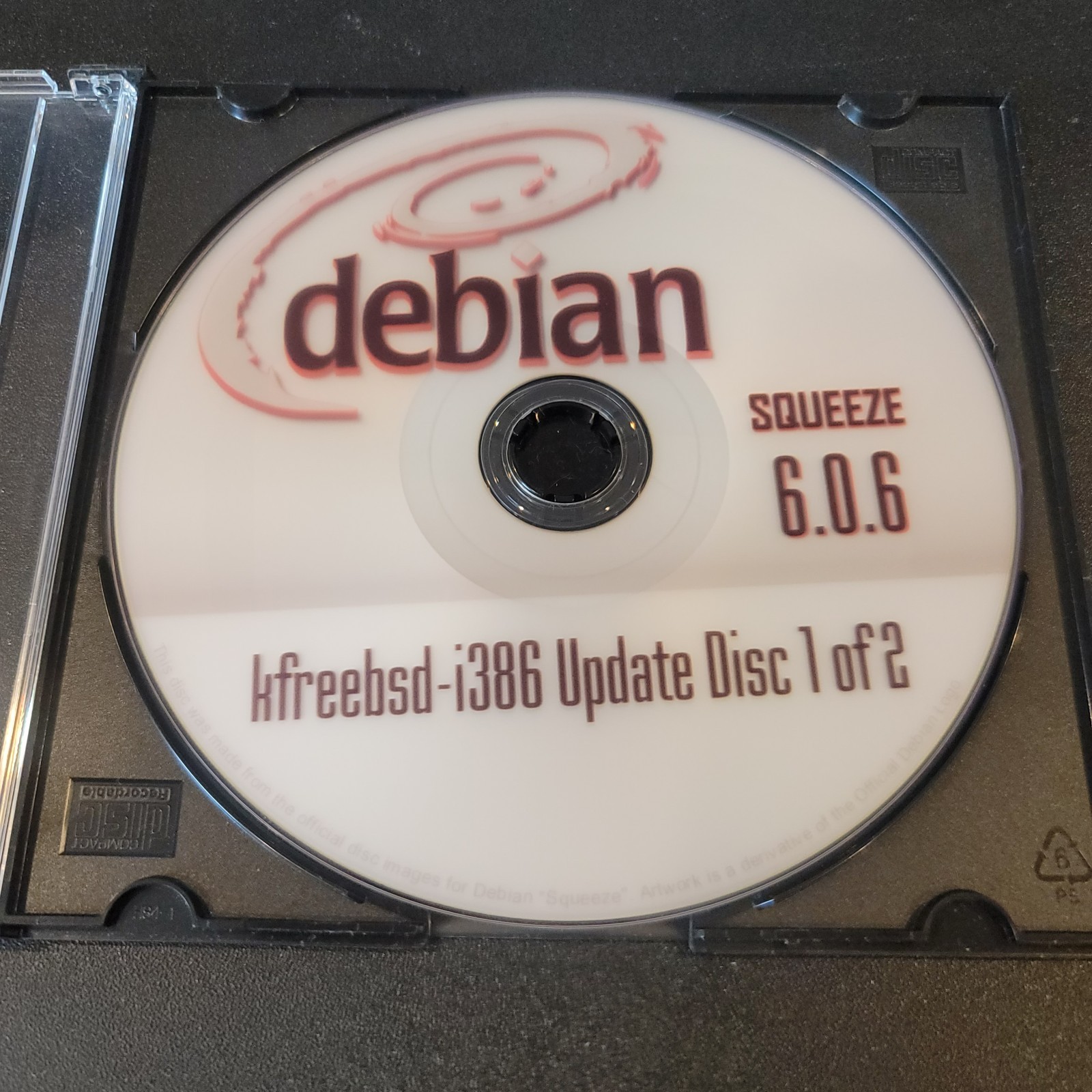 Debian Squeeze 6.0.6 kfreebsd-i386 Update 2 Discs Linux c2012