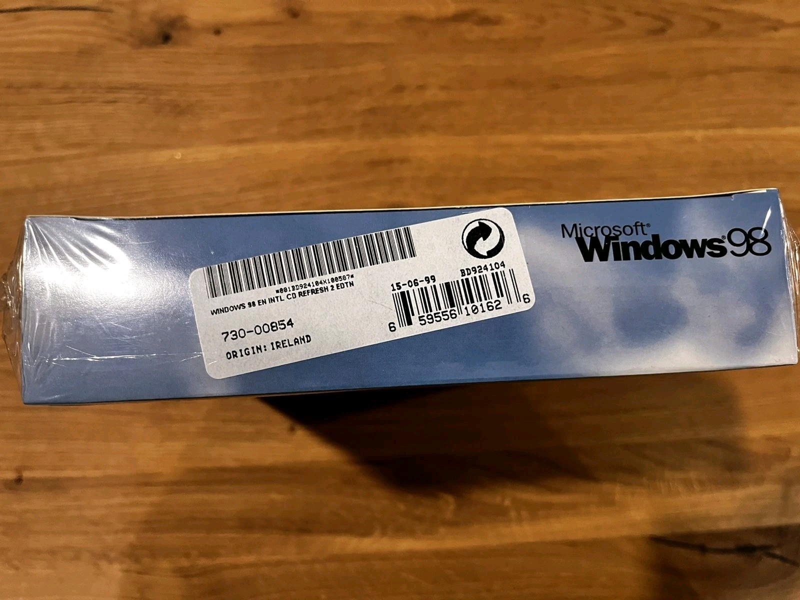 SEALED Microsoft Windows 98 SE Second Edition Full Edition Refresh 2 Intl. Win98